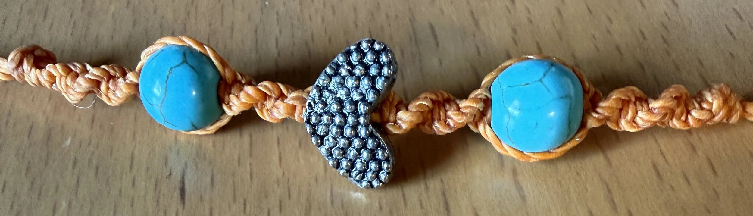 Makramee-Armband „Türkisherz“