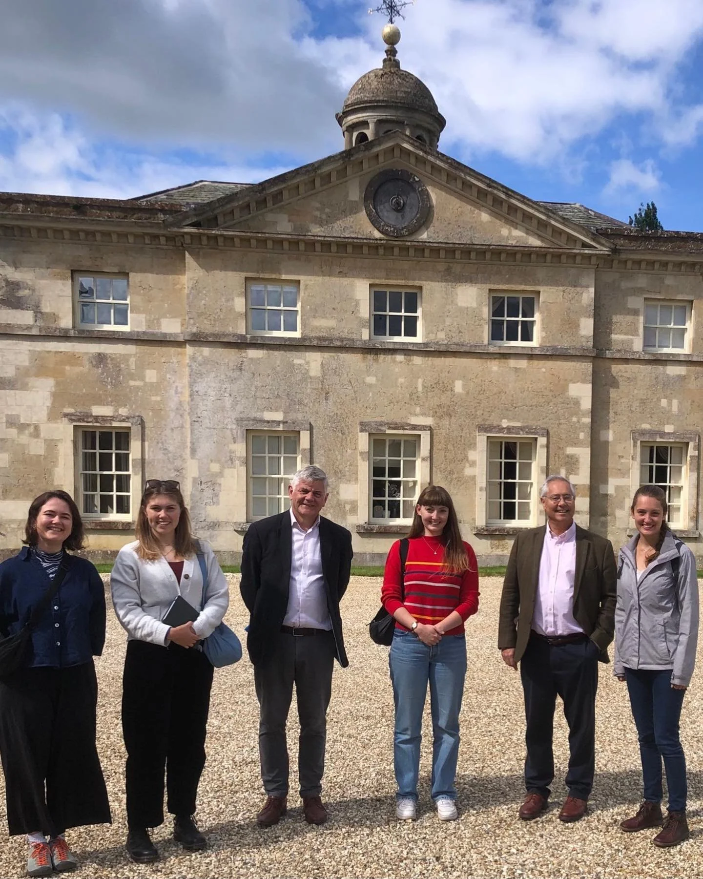 Good afternoon: 1740s Kirtlington Park Oxfordshire today with the conservation stars of the future the 2026 SPAB Lethaby/Plunket Scholars talking about their study plans with Nick Cox and Pip Sooden (taking the picture!) we are posed in front of one 