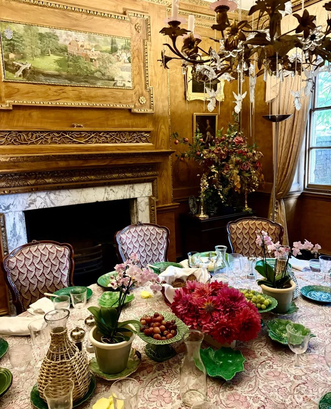 Good afternoon: sometimes a departing glance at a lunch table in a beautiful house reminds one what a feast a table setting can be - delighted to have had a chance to revisit historic Island Hall: warmest wishes.