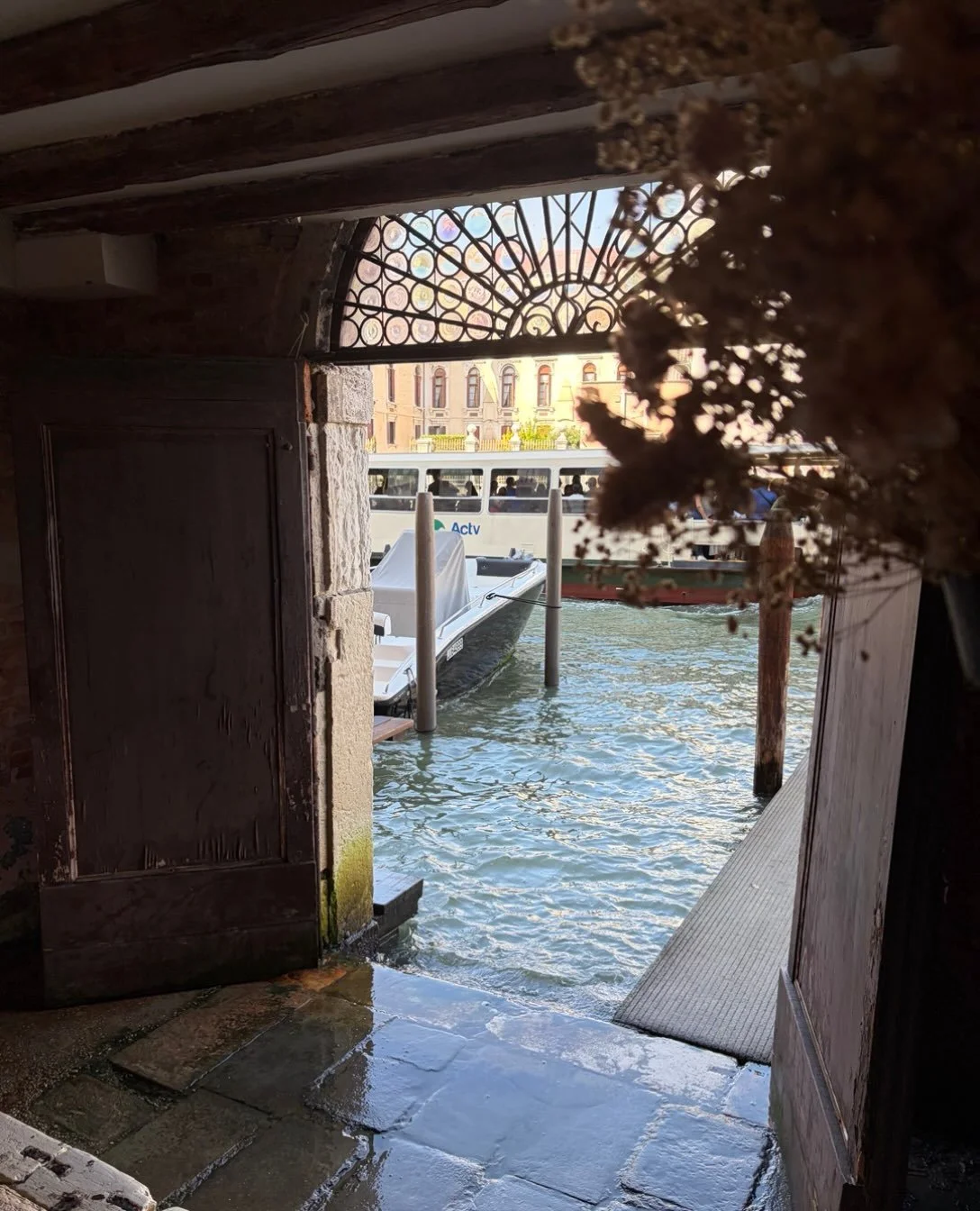 Good evening: joyful to visit Venice again after a gap of too many years - so much beauty: warmest wishes.