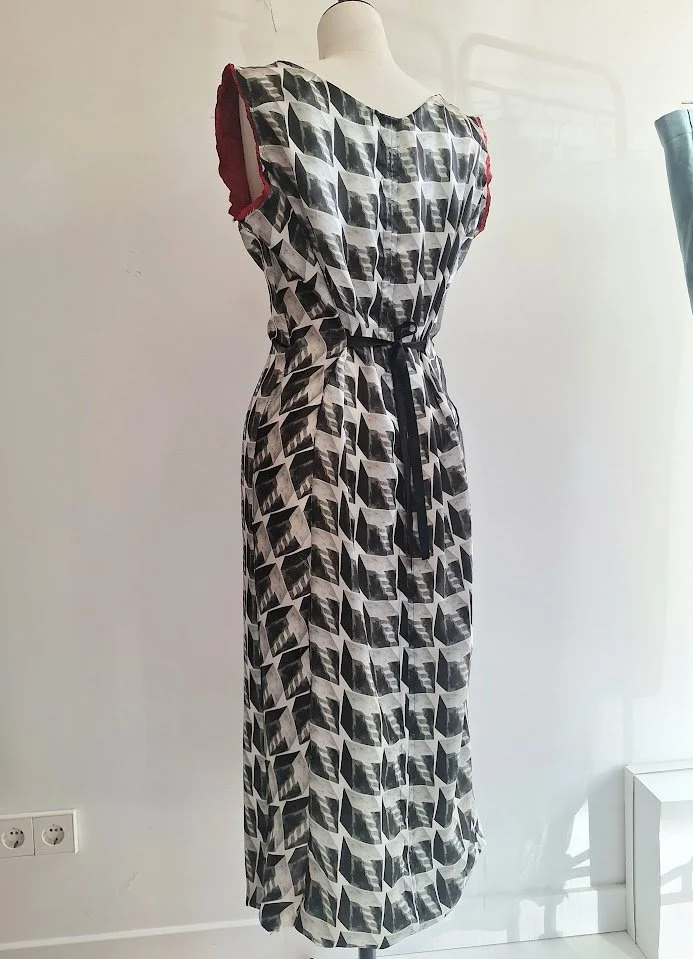 geovestdress6.jpg