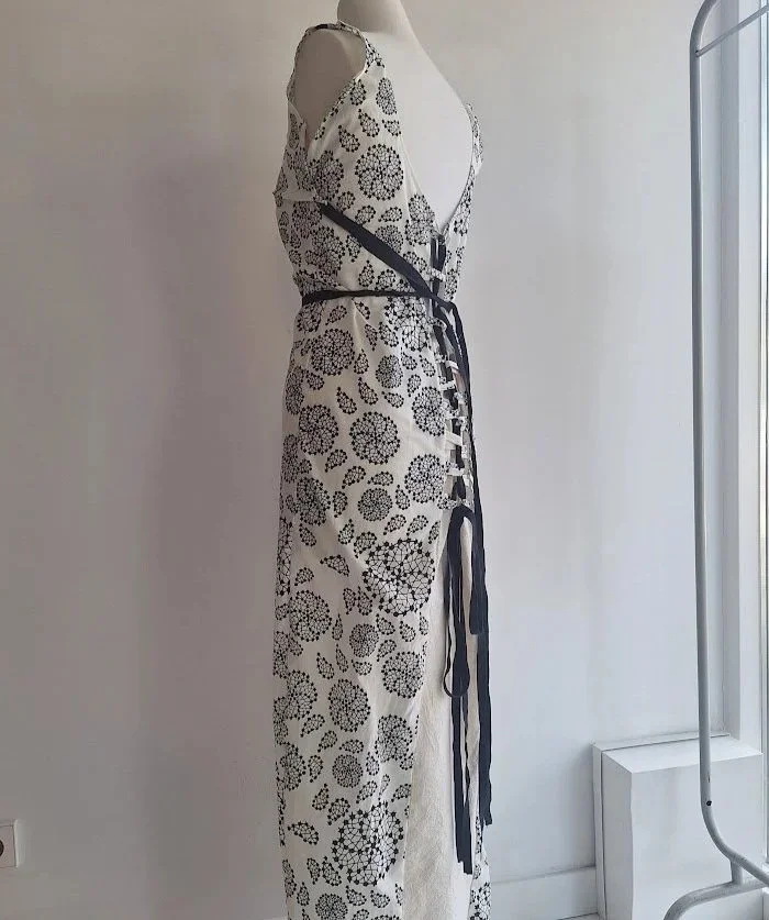 slipdressann2.jpg