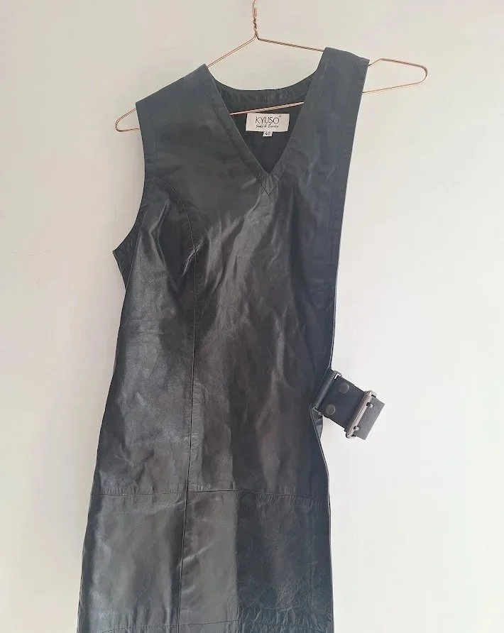 Kyuso black leather half top