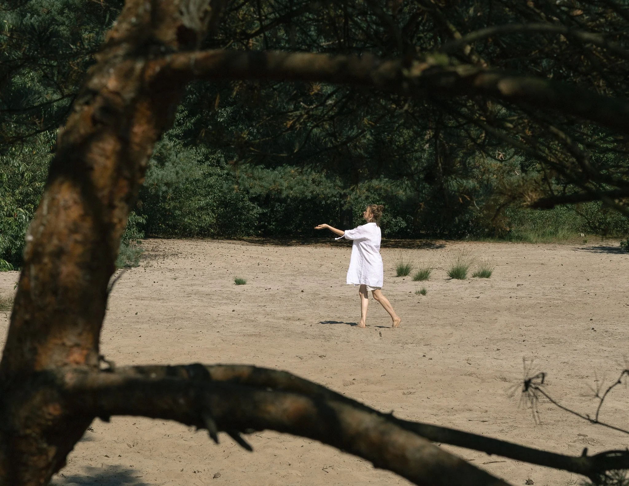 Lifestyle fotografie strand, portret in beweging
