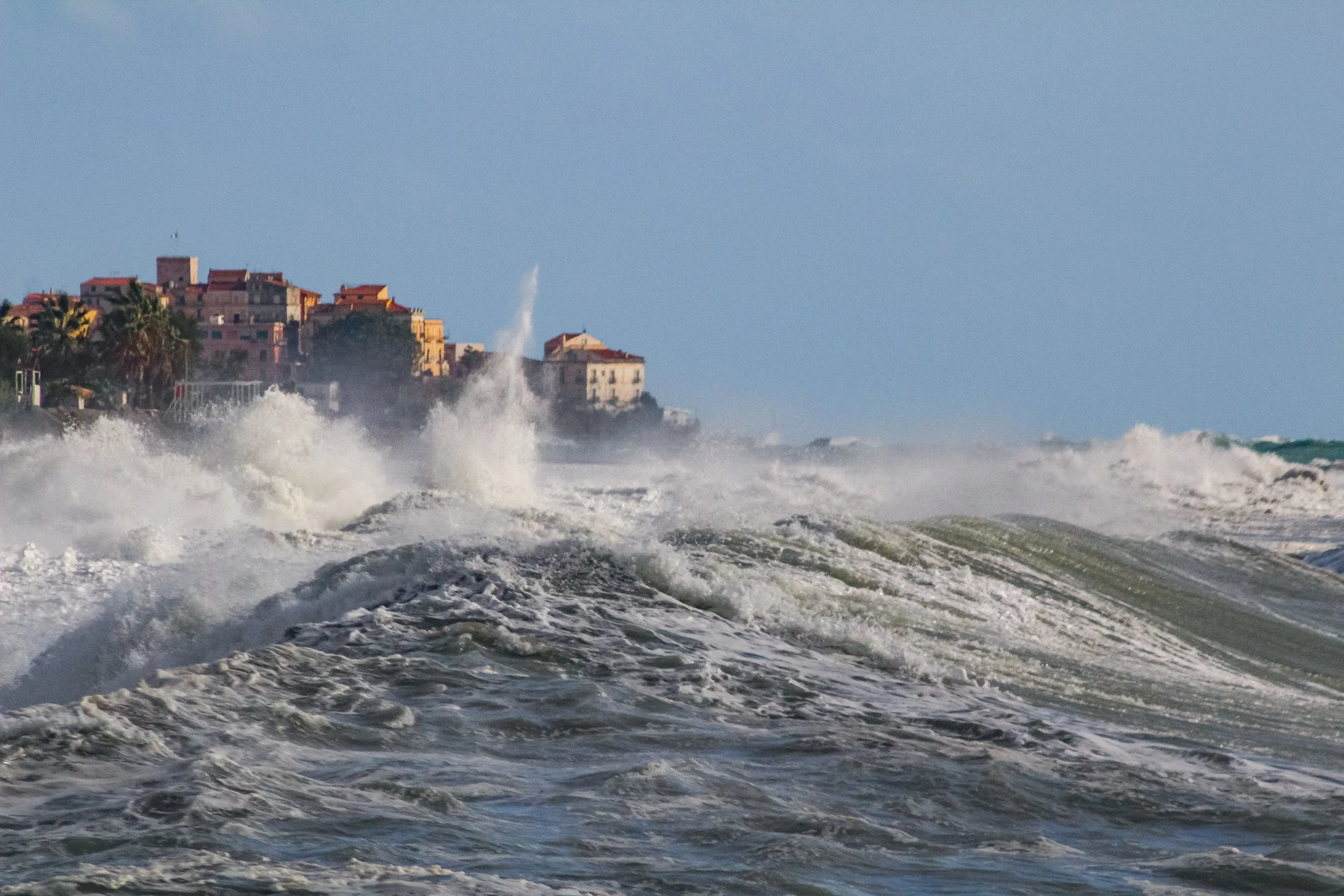 26-09-2020 MARE IN TEMPESTA ISOLA CIRELLA (57).jpg