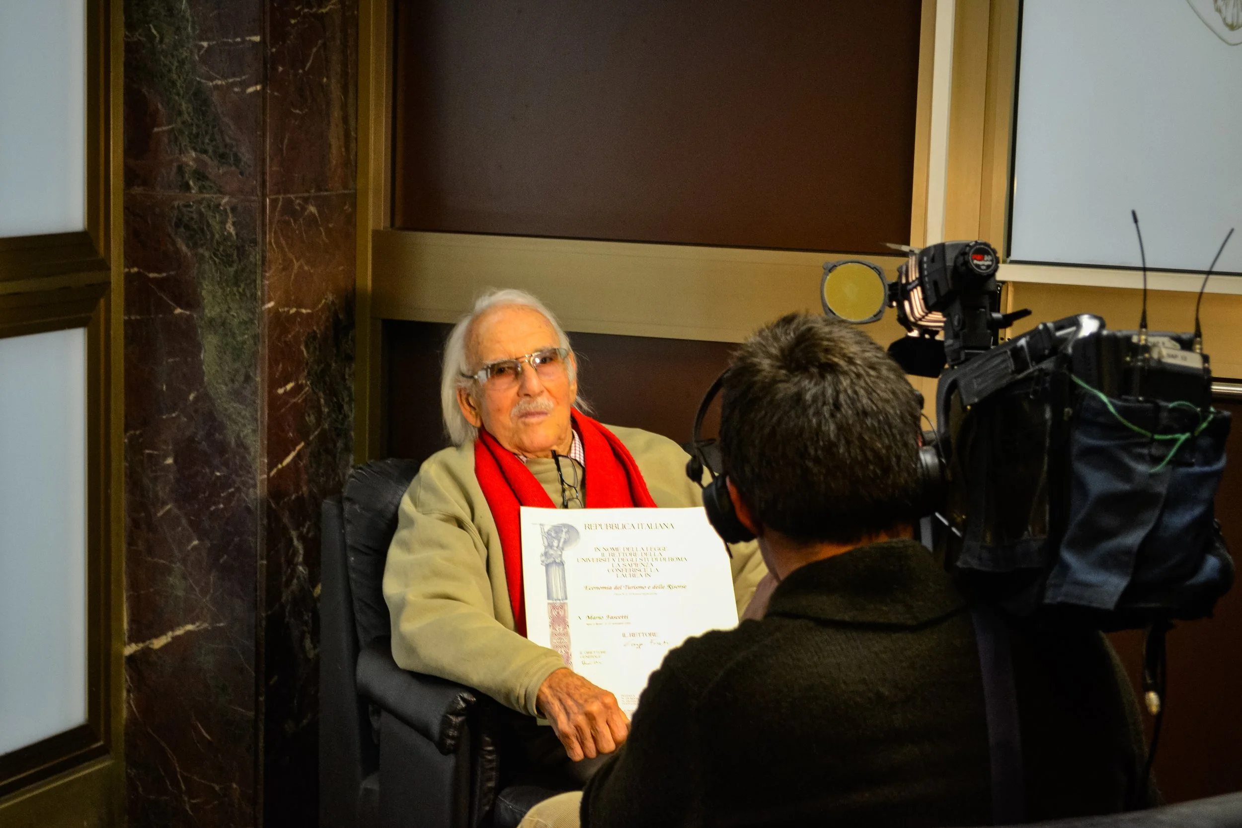 18-12-12 LAUREA NONNO (30).jpg