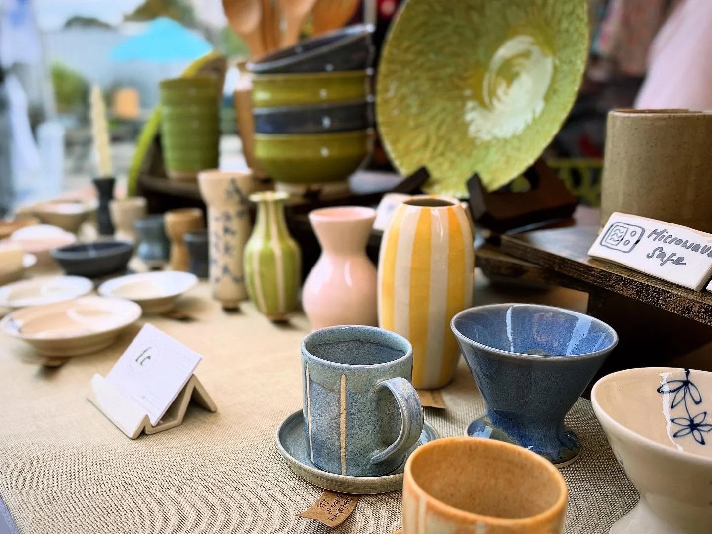 Come see me at my last market of the year today @tobaccofactorymarket ! I’ll still be updating my Etsy and holding 1 on 1 classes, just winding down before the TC baby arrives :)
#southbristolartstrail #tobaccofactorymarket #bristolceramics #ha