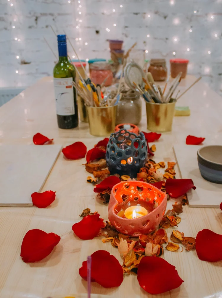 Date night pottery class for couples Chicago