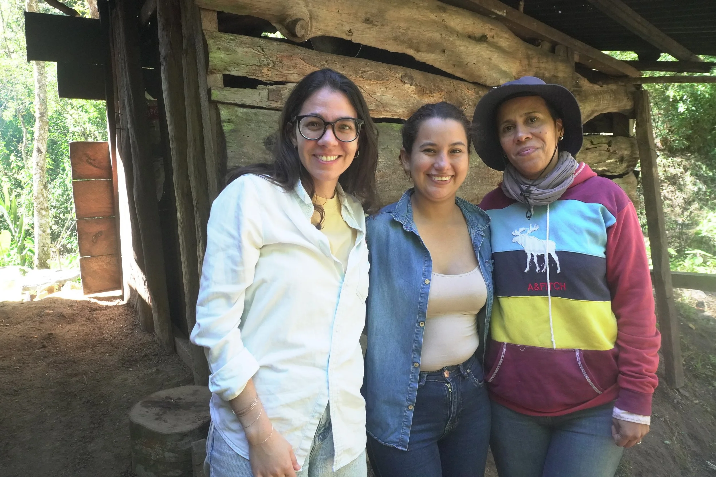 tres hermanas clau gab cynthia.JPG