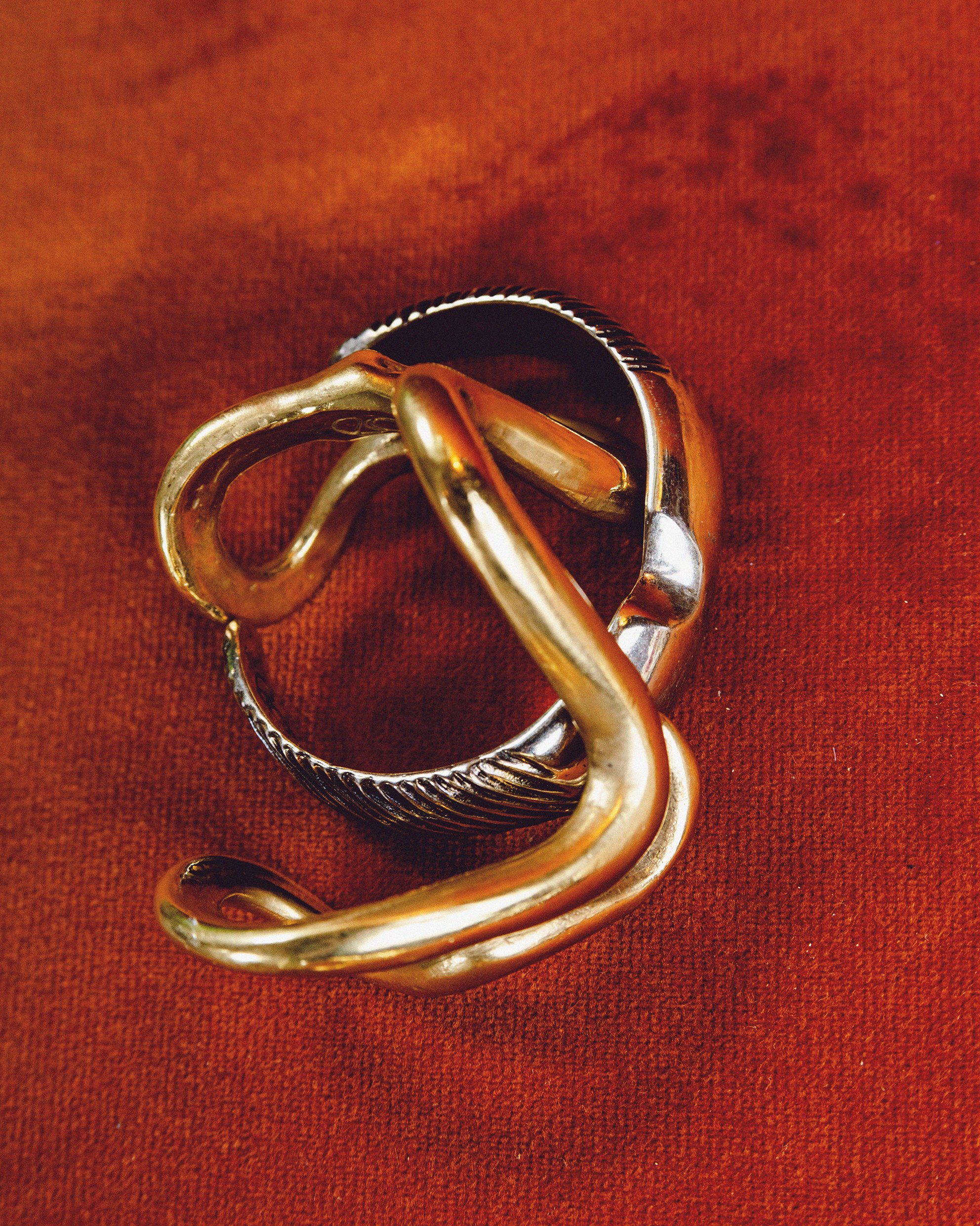Collection de bijoux inspirée des fables de La Fontaine de Gabrielle Greiss, pour HTSI Financial Times