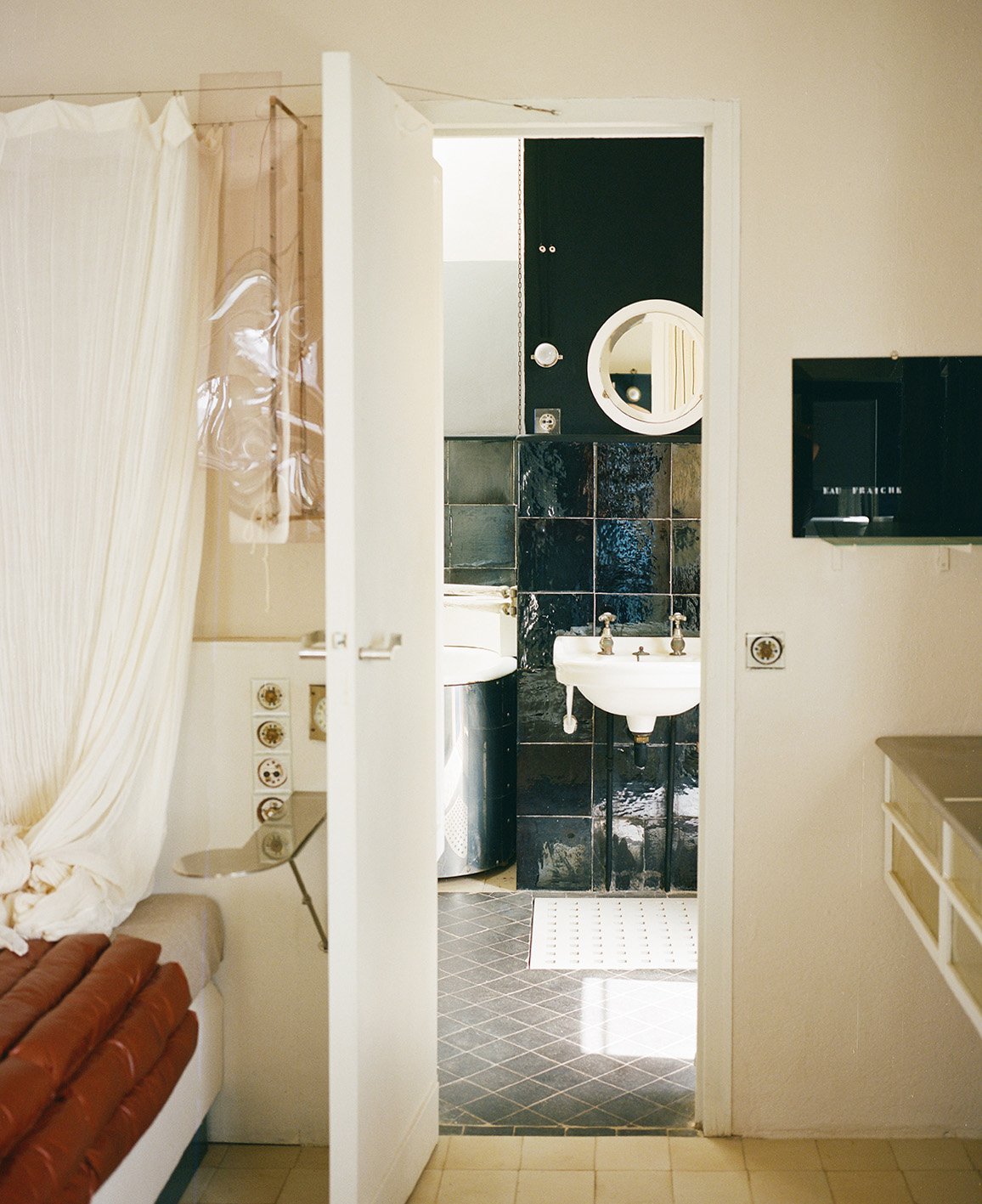 La Villa E-1027 d'Eileen Gray pour M le monde magazine