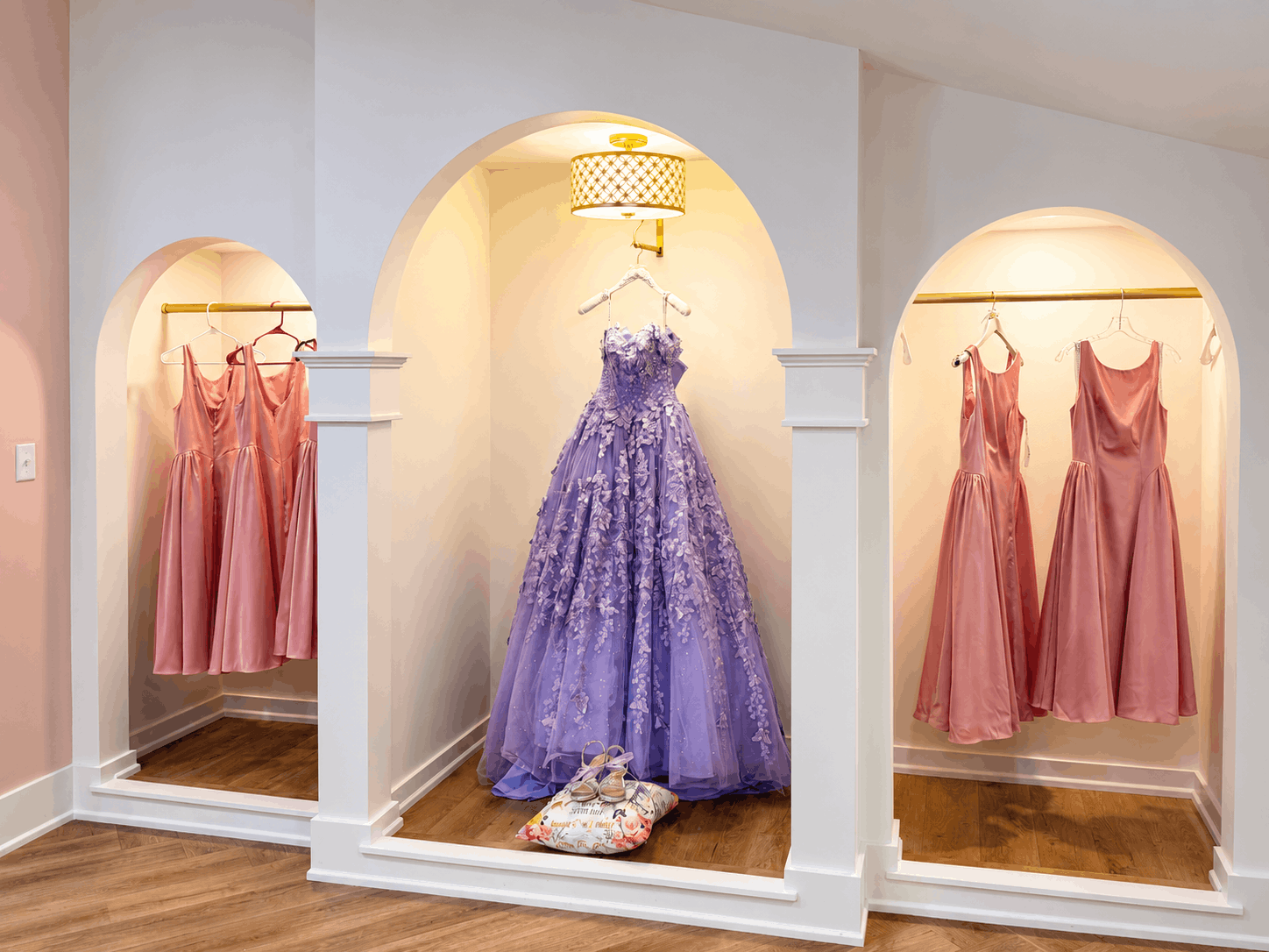 kaleidoscope-weddings-gown-display-alcoves.png