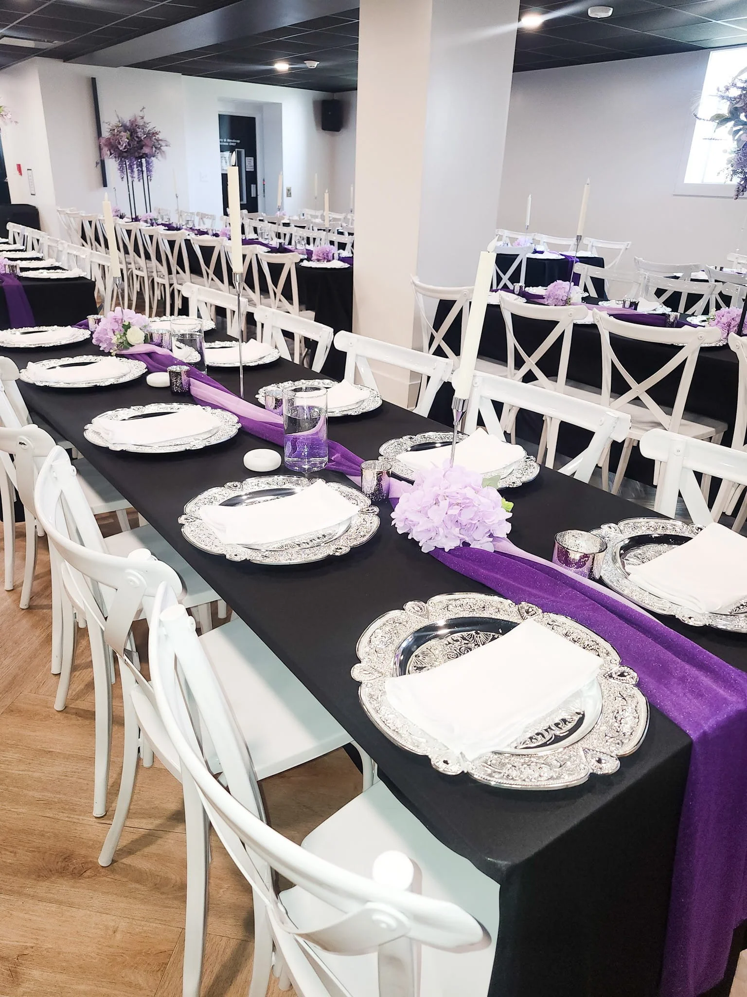 kaleidoscope-weddings-enchanted-tablescape-silver-chargers.jpg