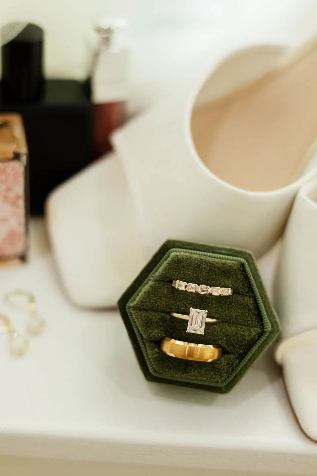 wedding-rings-engagement-ring-details-portrait.jpg