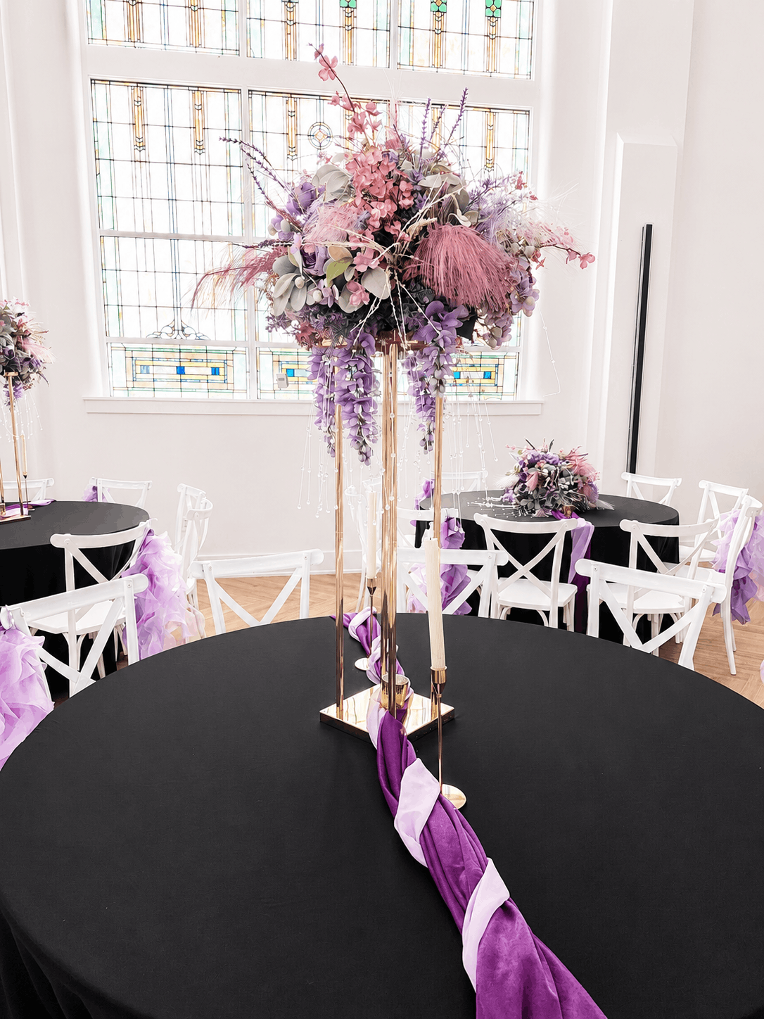 kaleidoscope-weddings-enchanted-gold-stand-pink-lavender-centerpiece.png