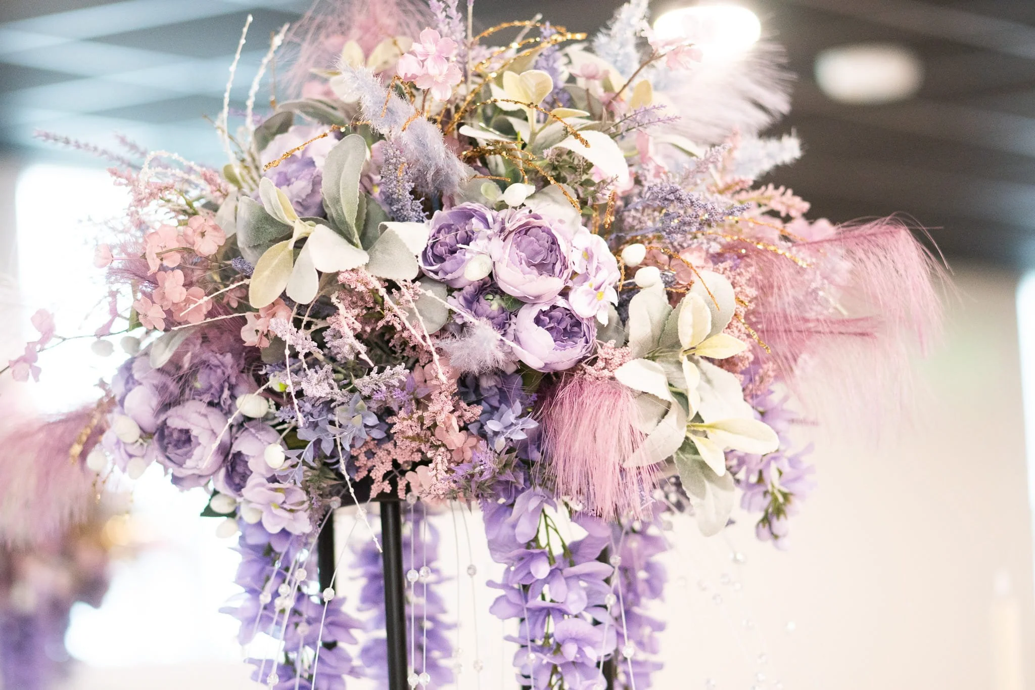 kaleidoscope-weddings-enchanted-floral-arrangement-closeup.jpg