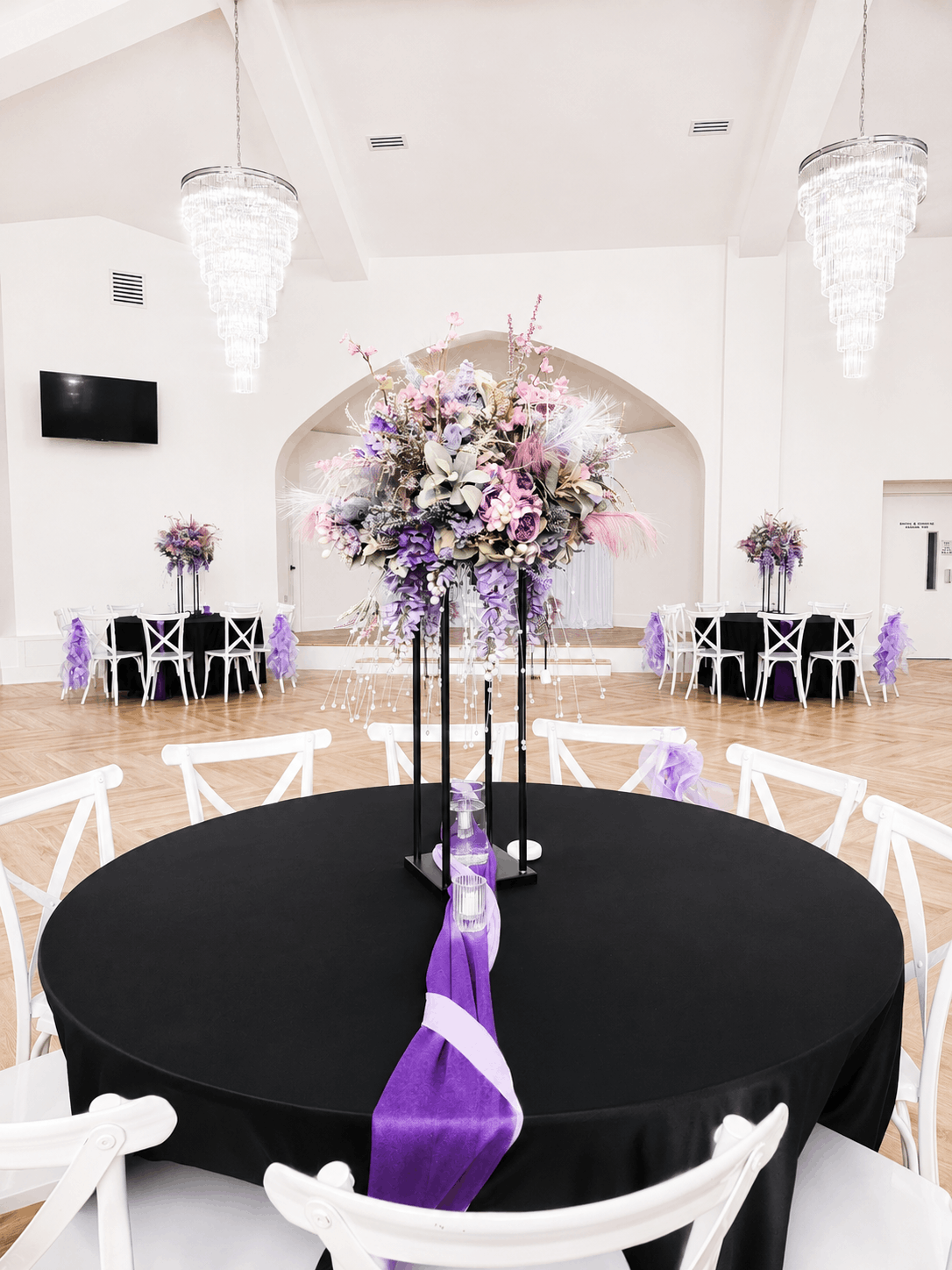 kaleidoscope-weddings-enchanted-archway-dancefloor-centerpiece.png