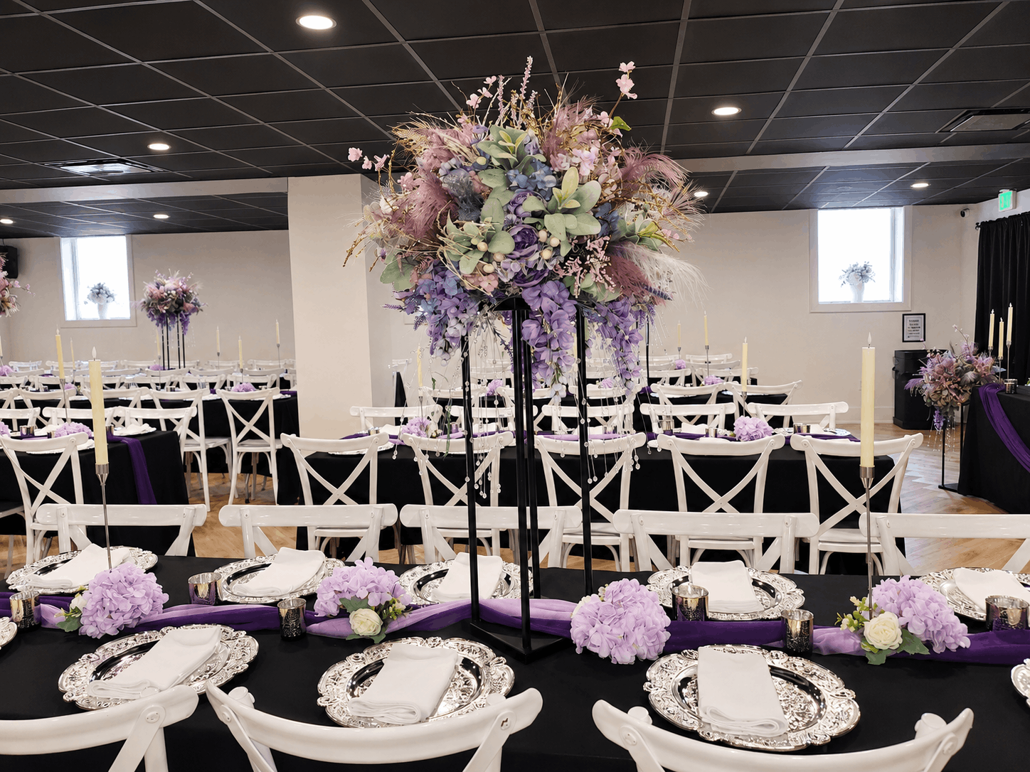 kaleidoscope-weddings-enchanted-hall-wideview-bluevases.png