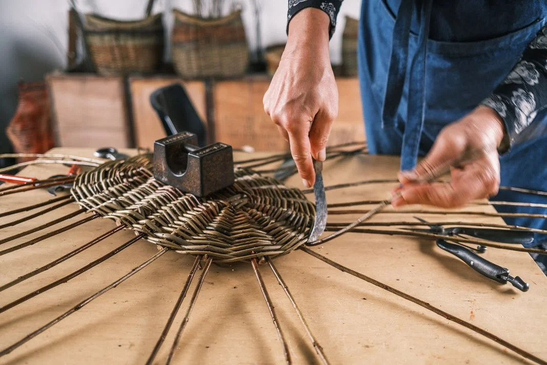 I am so thrilled to announce that I have the pleasure of bringing renowned basket maker Heike Kahle of @baurnafea_studio to Rough Circle in February to host a very special basket weaving workshop. Heike is a master at her craft, and a superb tutor. N