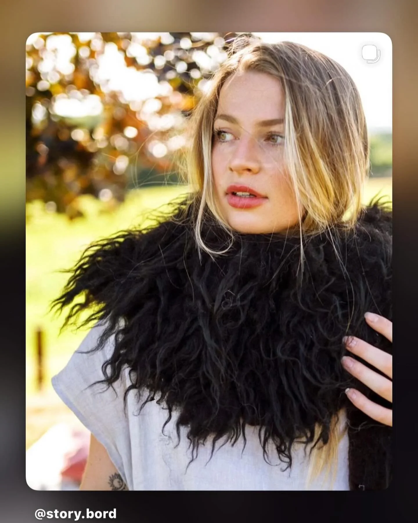 Raw wool collar worn by @_ellenjordan #rawwool #organicsheep #irishwool #farmtofibre