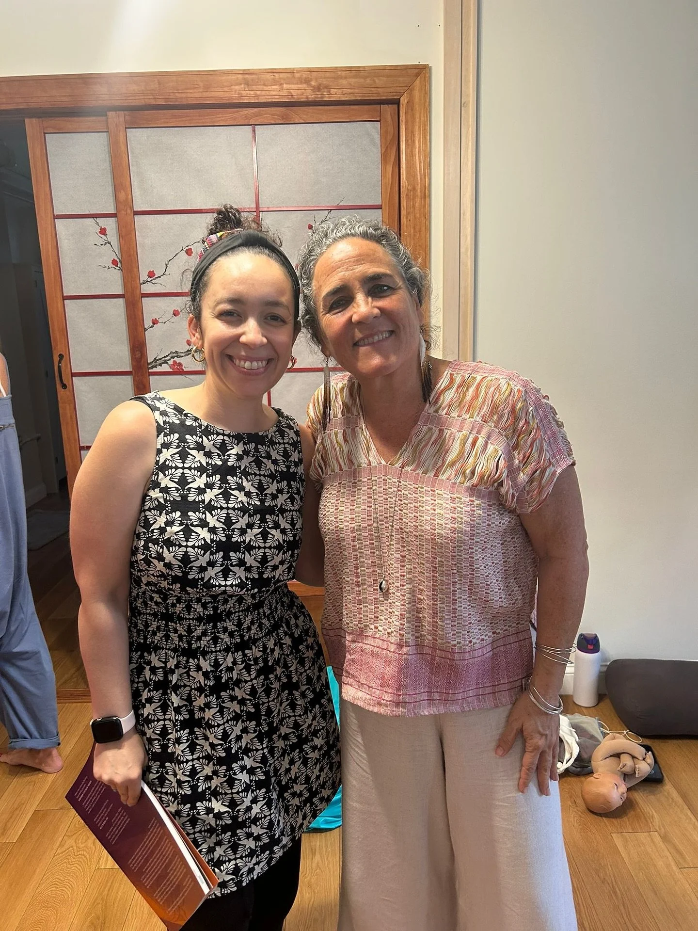 🌸✨Transformada por el rebozo✨🌸

Last month, I had the honor of learning from the incomparable Naol&iacute; Vinaver, a legendary Mexican partera whose wisdom, hands, and heart have touched birthing people all over the world.

Her rebozo teachings we