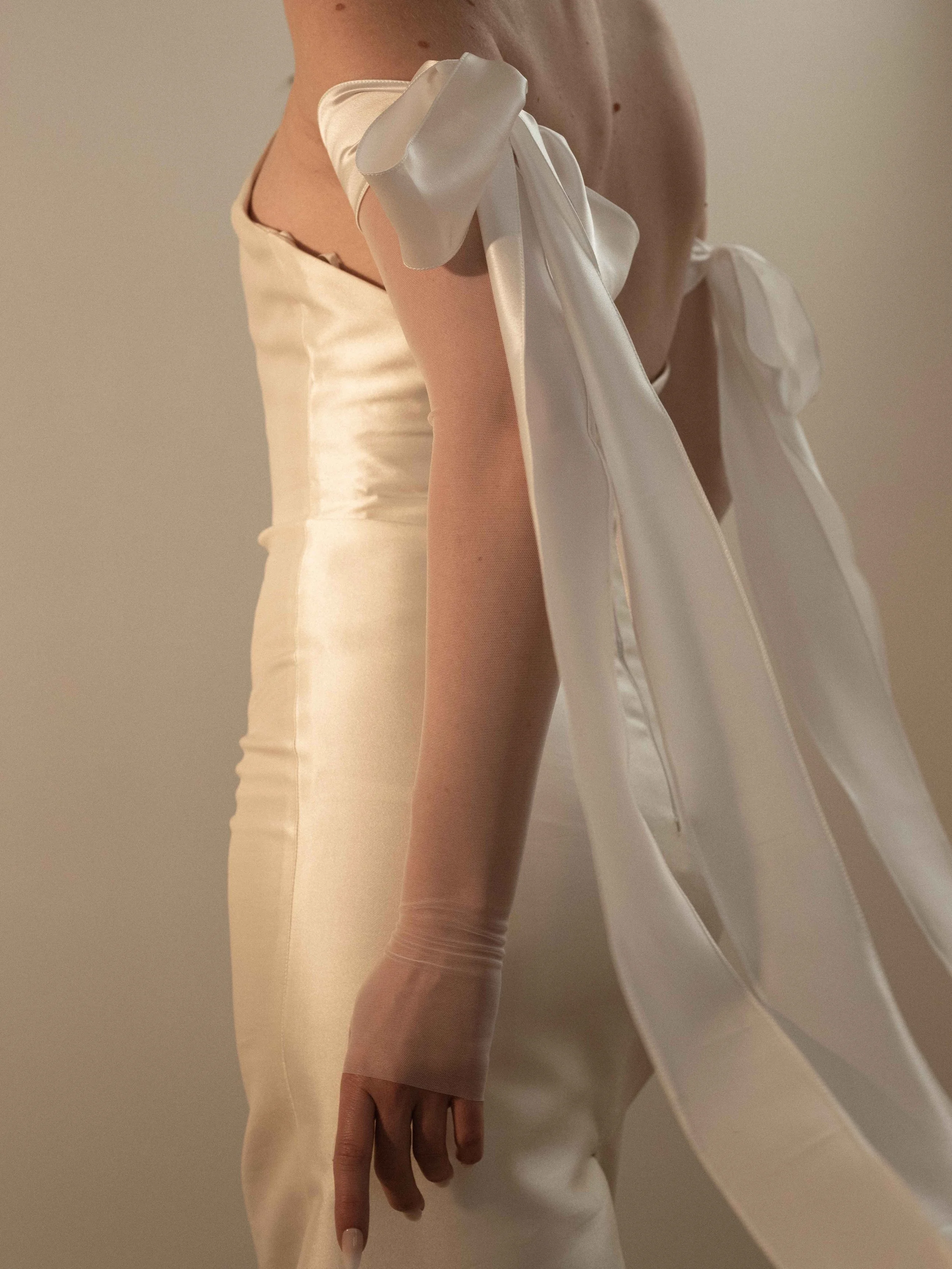 Thalia-halfglove-C'estJeanne-5.jpg