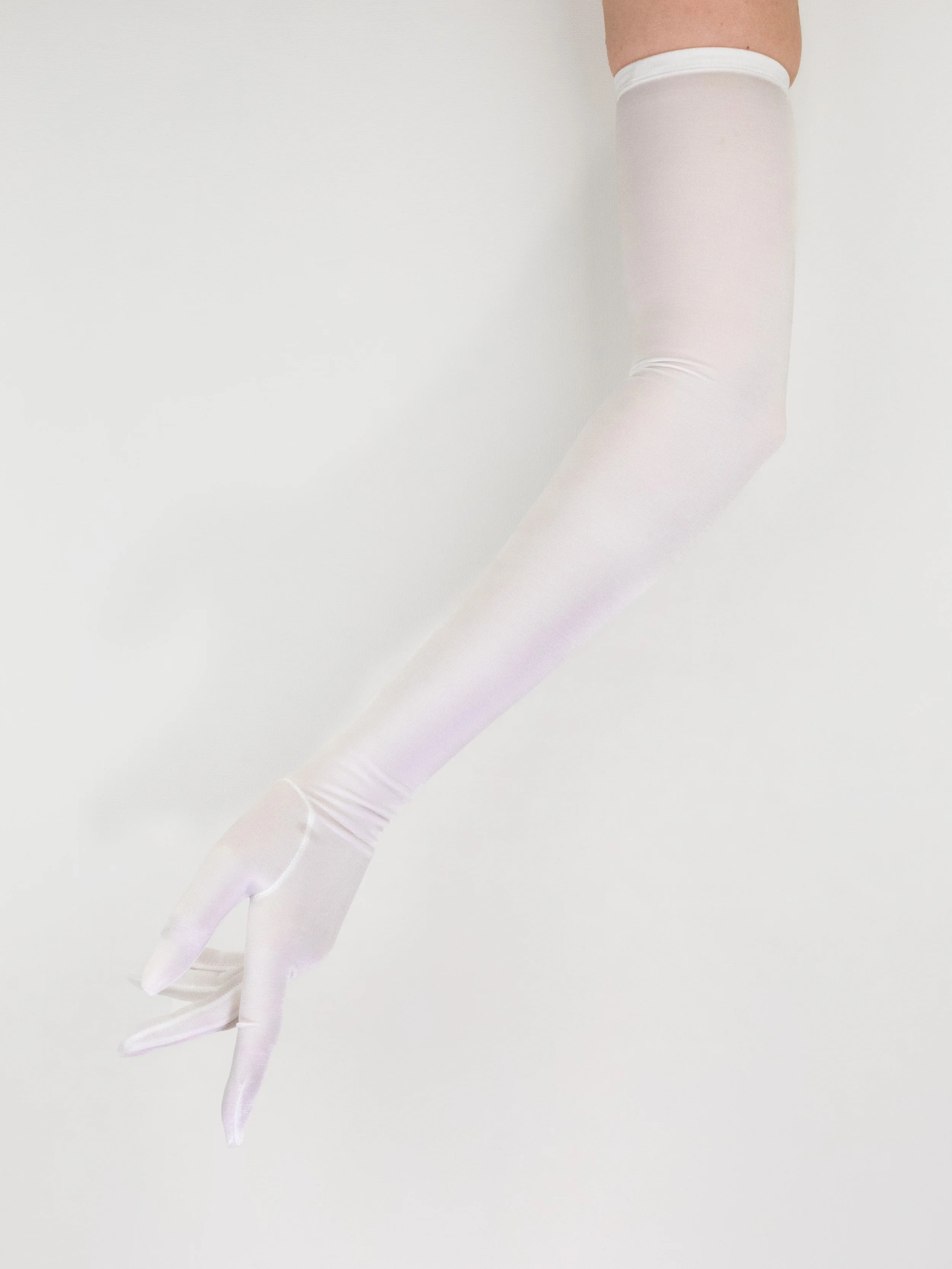 LindaOffWhite-C'estJeanne.jpg