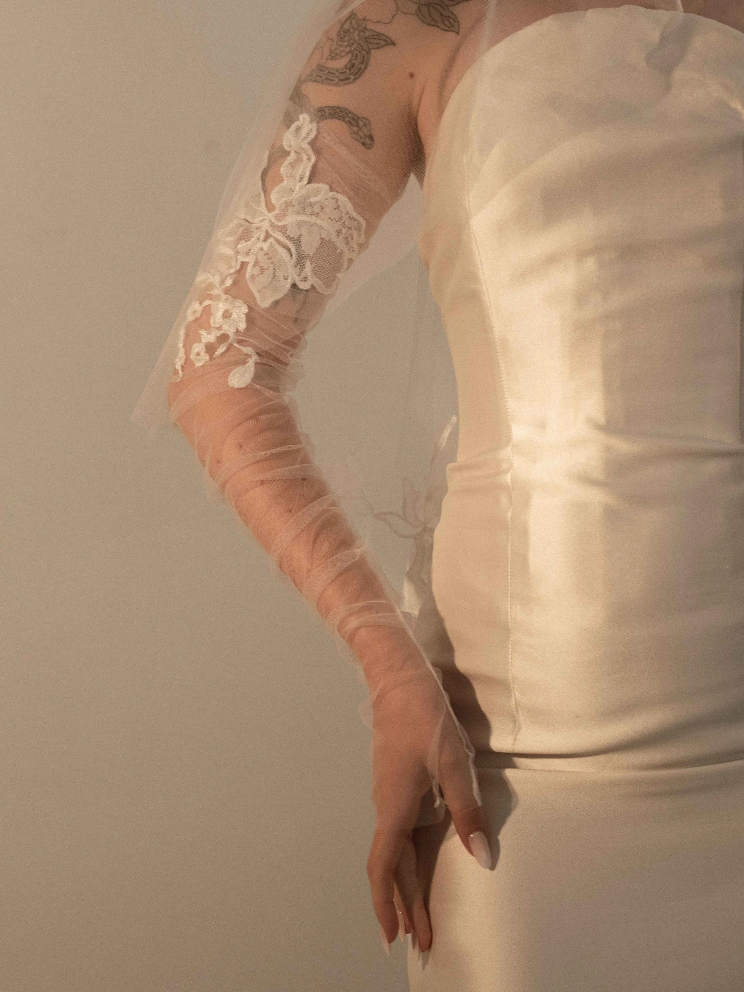Leila-Halfglove-C'estJeanne-1.jpg