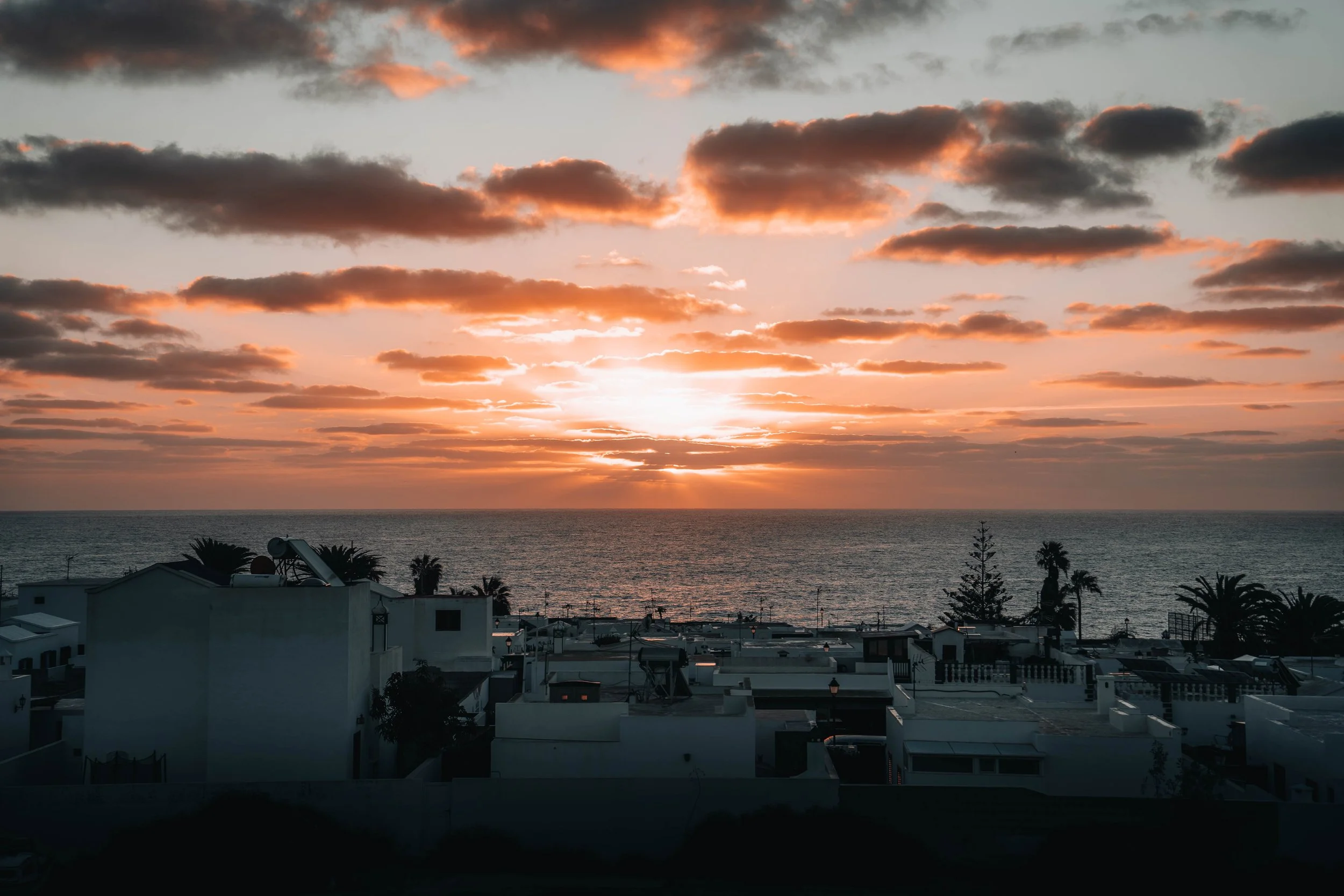 vychod slunce nad Cocoteros.jpeg