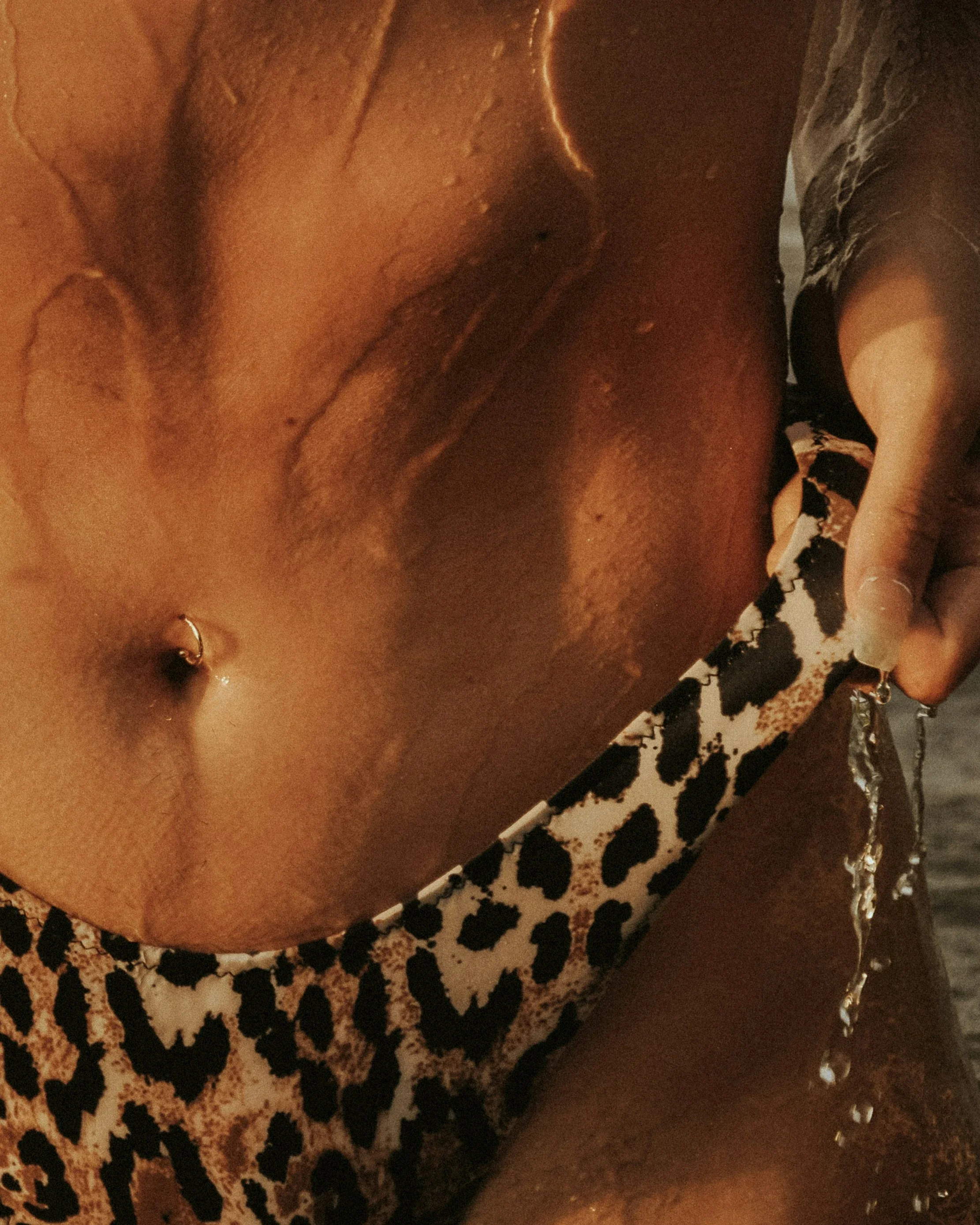 close-up-photo-of-a-person-in-bikini-bottoms-with-zero-traces-of-folliculitis-after-waxing.