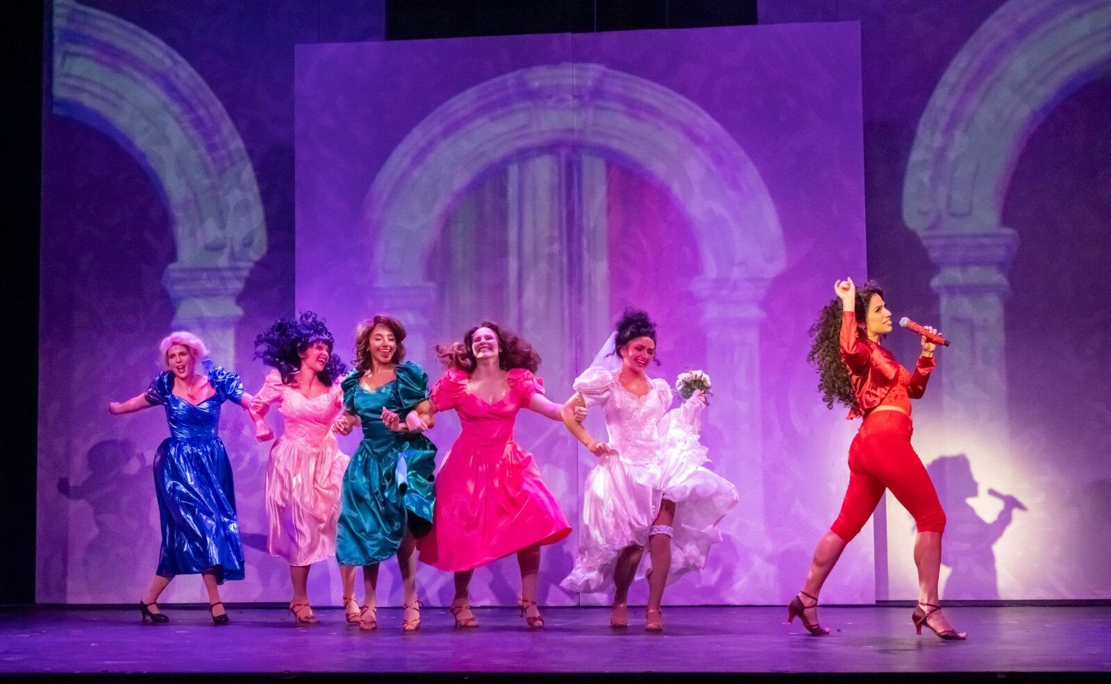 tn-500_corinne-ferrer-juliana-andrea-betancur-manuela-mango-agudelo-mallorie-mendoza-angelina-didea-and-kristen-tarrago-as-gloria-estefan.jpg