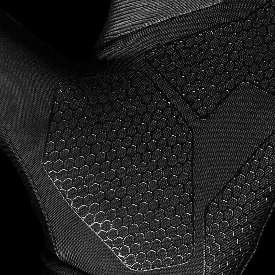 CRBN-SC-GLOVE-DETAIL-1_53548669-93a5-4439-9769-e53bb51a744a_1080x.jpeg