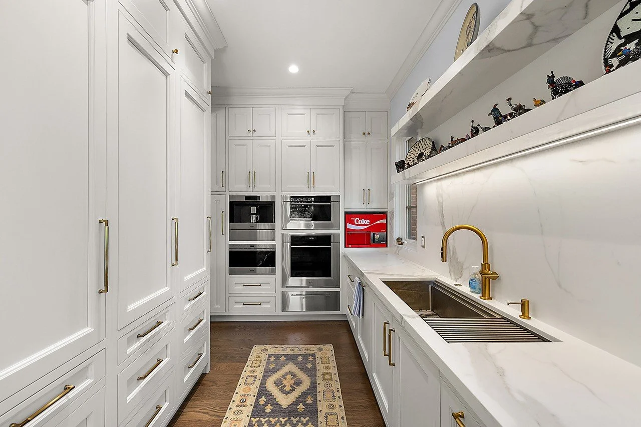 Contemporary Traditional Kitchen Remodel by Pointe Cabinets and Design project photo