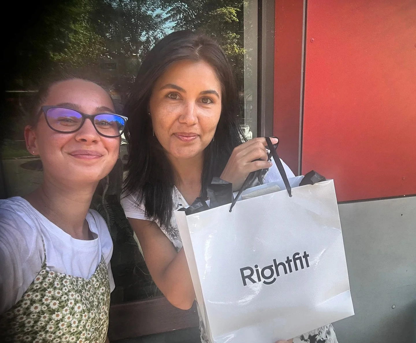 Fiecarui candidat plasat in companii noi, cei din @rightfit.hr ii ducem un cadou personalizat 🎁 . Un fel de welcome kit, in semn de &ldquo;merita sarbatorita reusita!&rdquo;.

Ne emotioneaza mereu momentul, caci ii luam mereu cam pe nepregatite si 