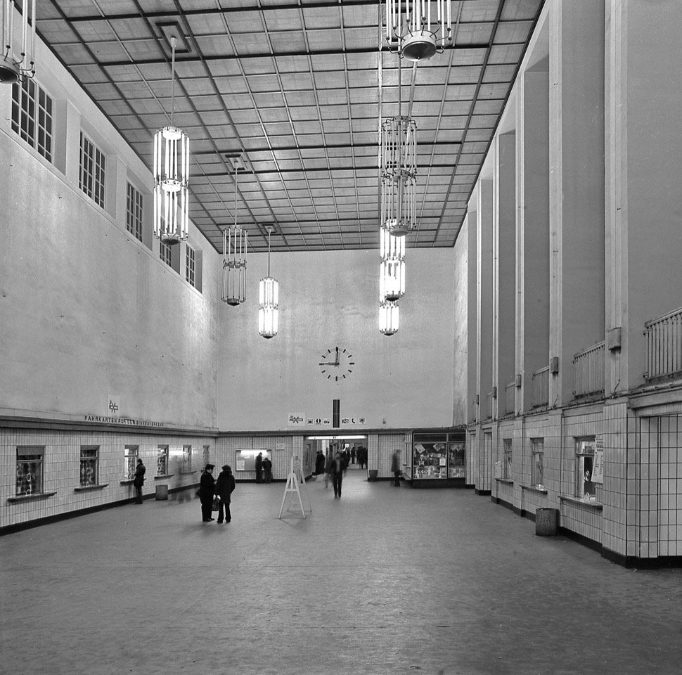 1.6 Berlin-Ostbahnhof_1977.jpg