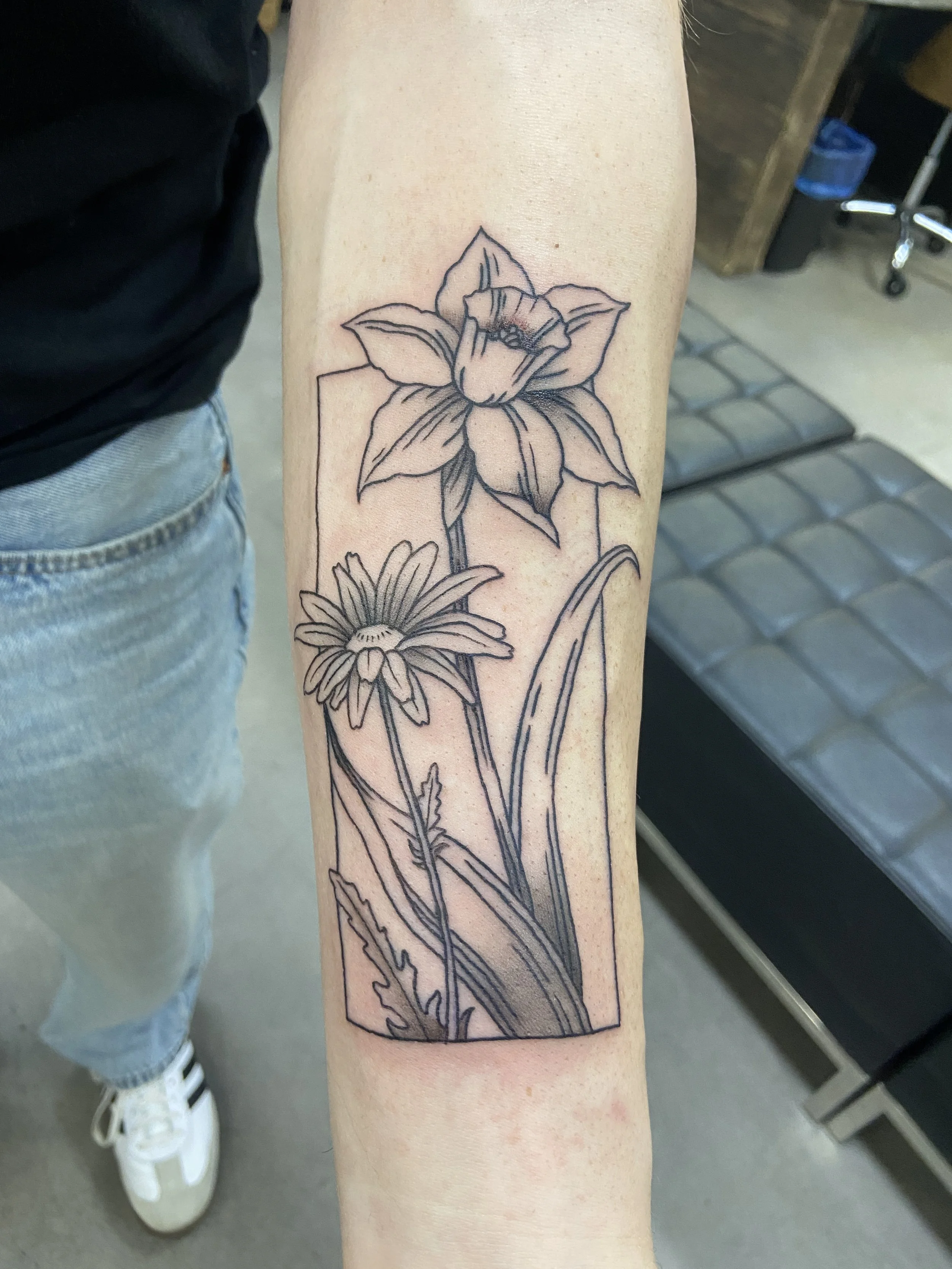 mintcondishtattoo-framedflowers.JPG
