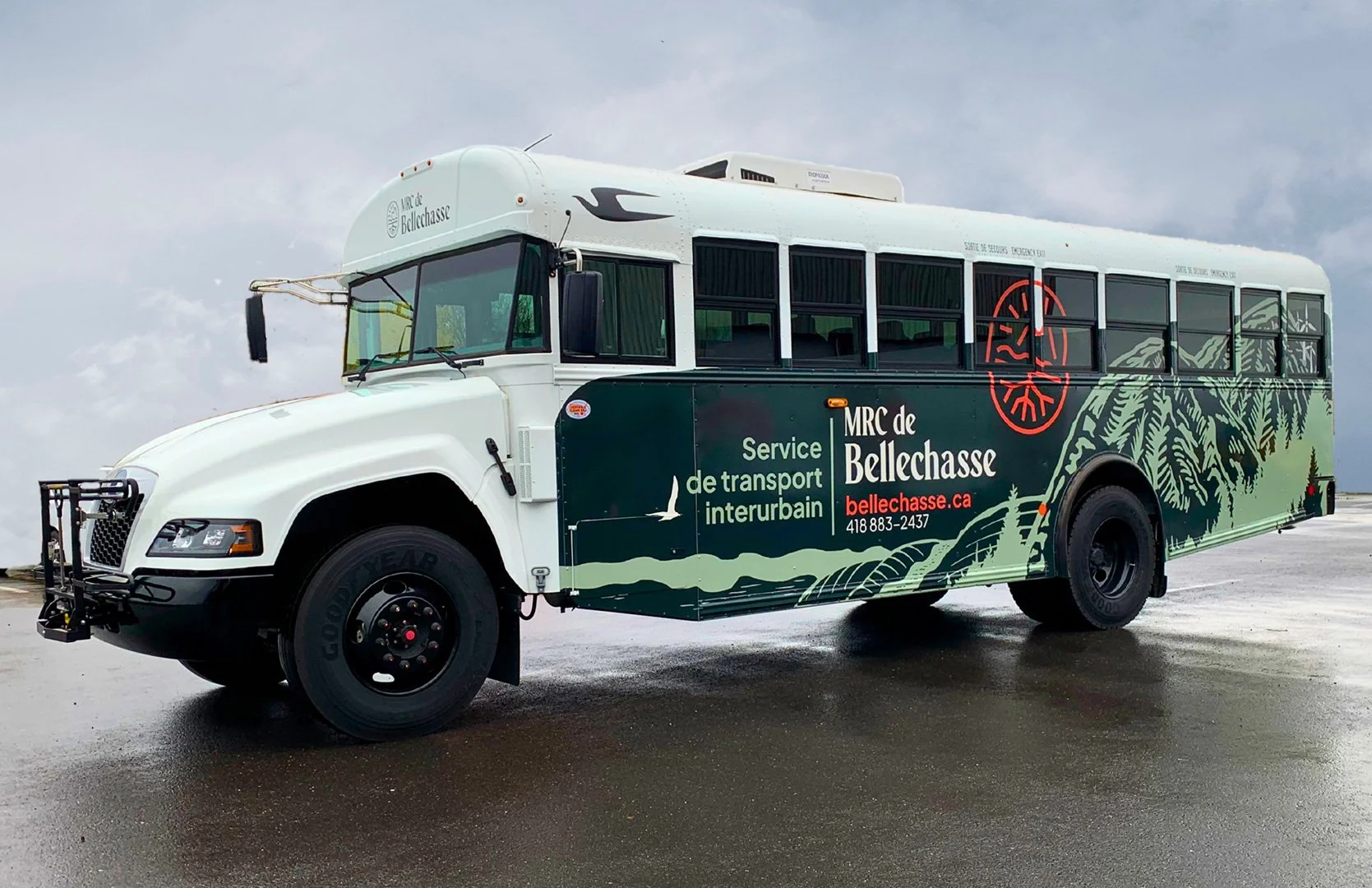 Conception graphique de l'habillage des véhicules de transport pour la MRC de Bellechasse