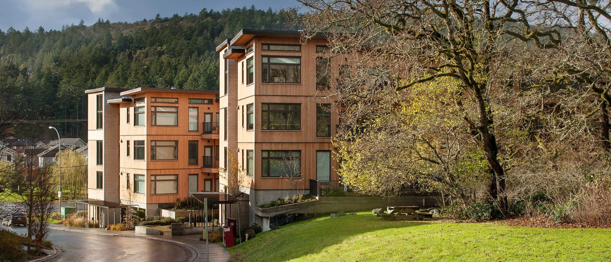 Lakeside Apartments