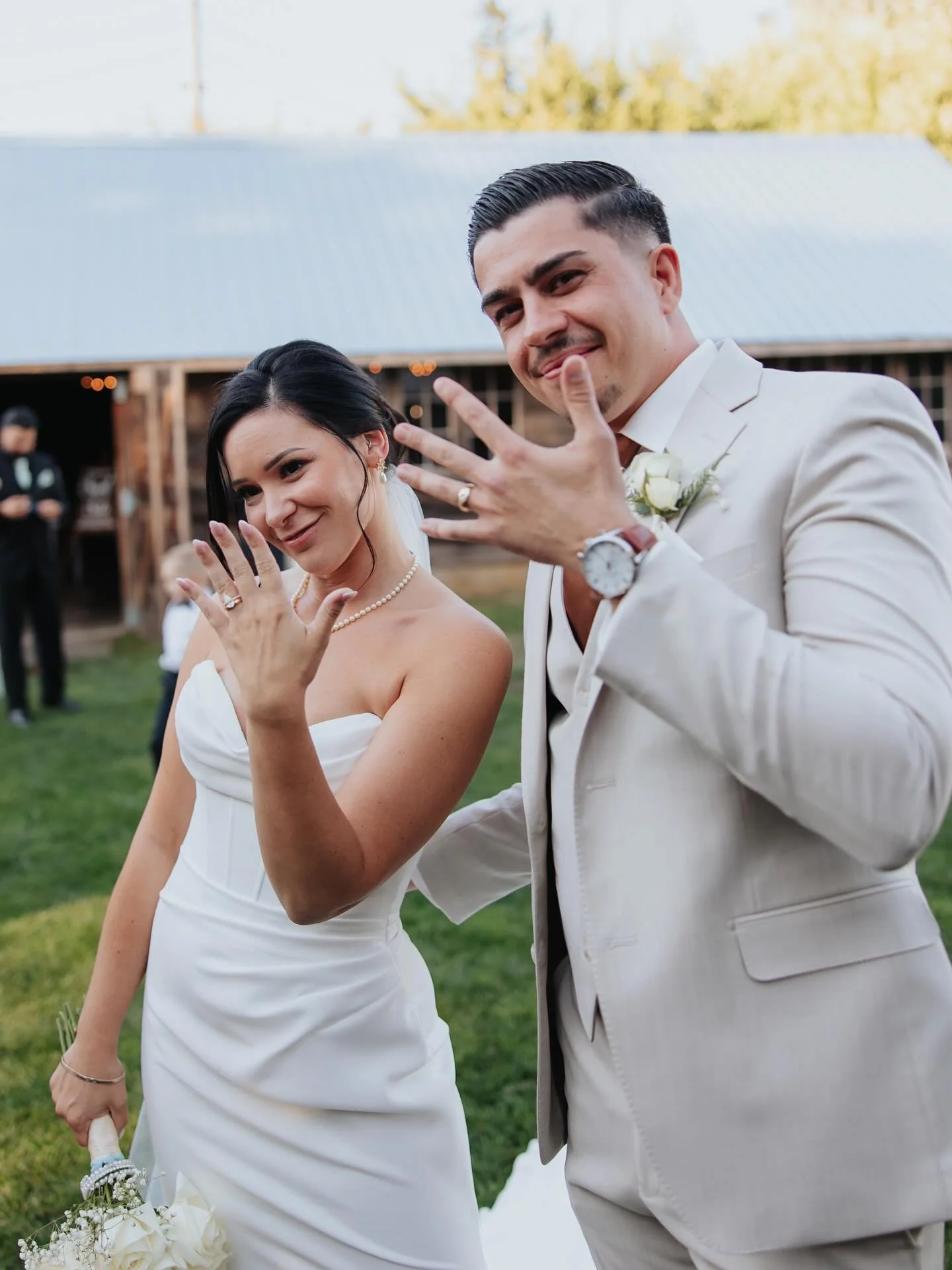 That newlywed glow 🤩 Details from J&amp;Js beautiful day! 

Vendors:
Venue: @estate248 
Photo: @cakewalkmedia 
Florals: @artisangifts 
DJ: @zappedproductionsdjs 

&bull;
&bull;
&bull;
&bull;
&bull;

#VancouverWedding #WeddingSeason #SummerWedding #V
