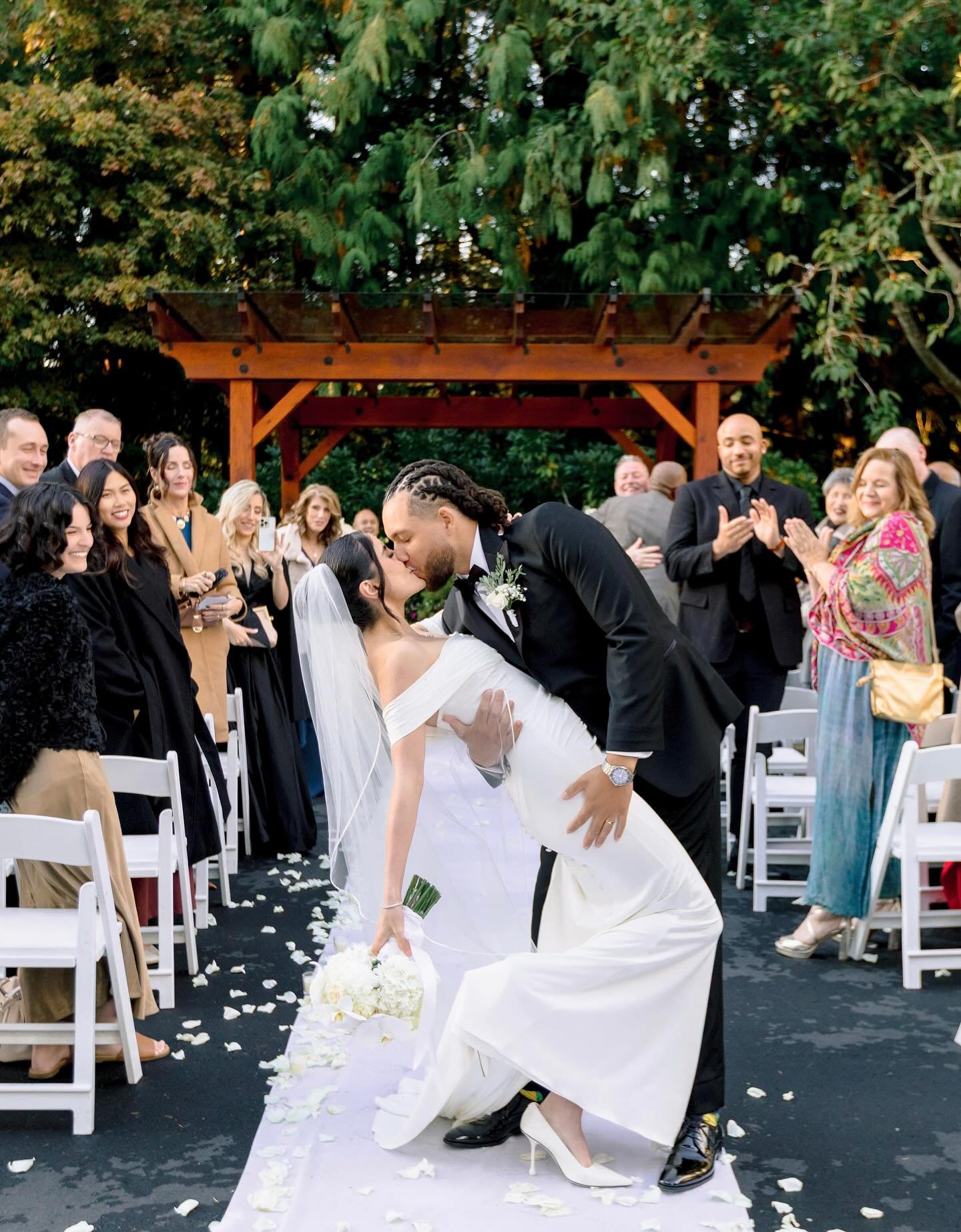 'I do&rsquo; in just 4 months ✨

Vendors:
Coordinator: @fraylaeventsco 
Venue: @universitygolf 
Photo: @shootwithelena 
Officiant: @ceremoniesbyjoel 
Florals: @tilaflowerboutique 
Glam: @milasmakeup 
DJ: @sanagoldd 

&bull;
&bull;
&bull;
&bull;
&bull