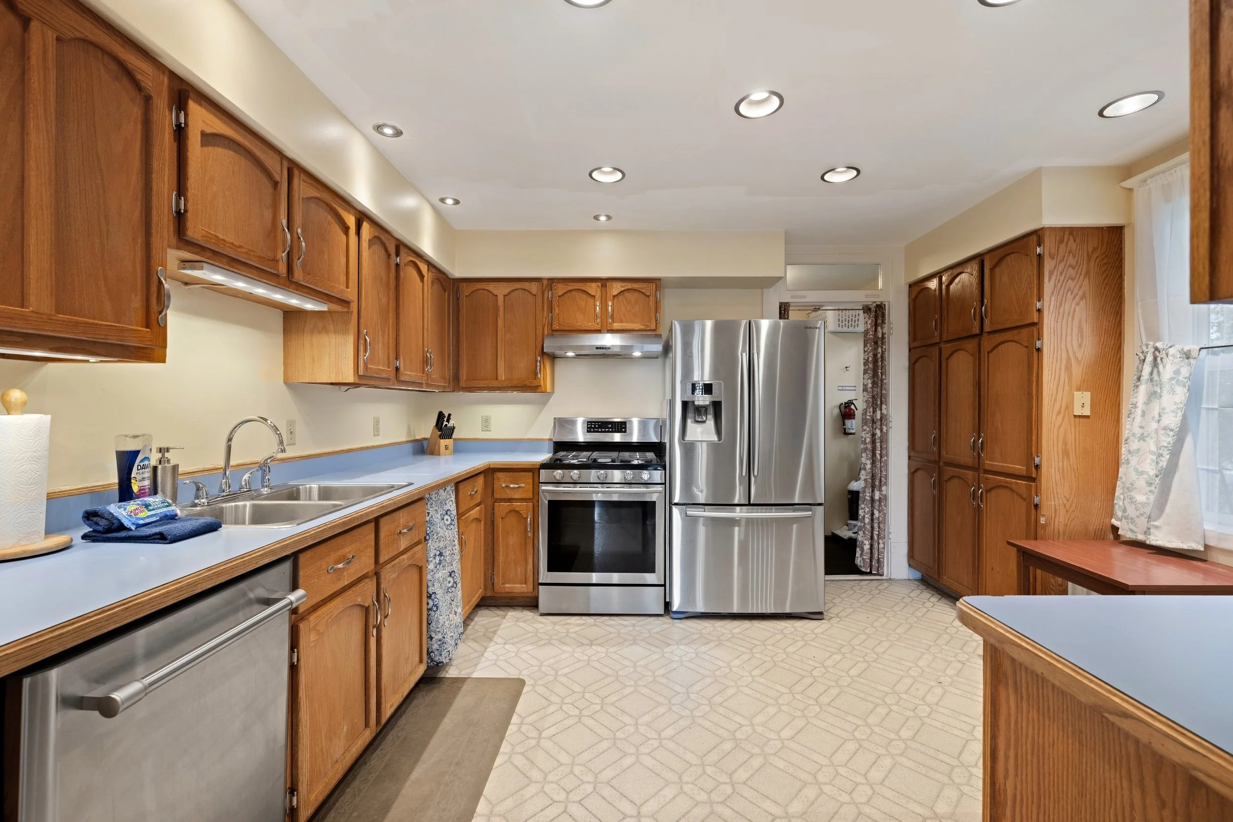 1043 W Porphyry -30.jpg