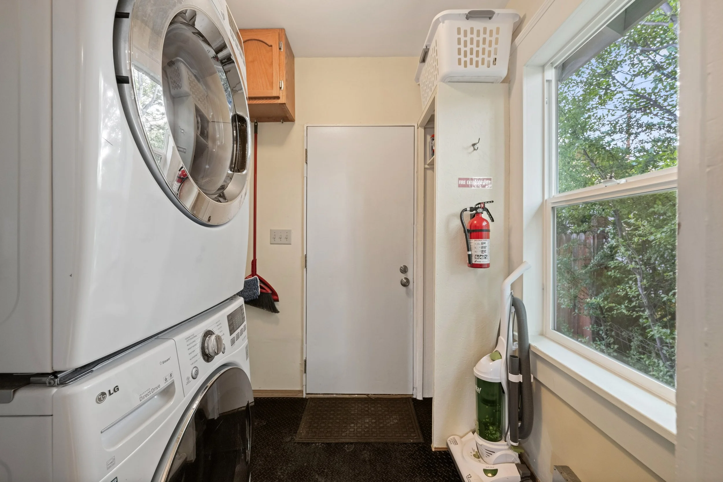 1043 W Porphyry -56.jpg