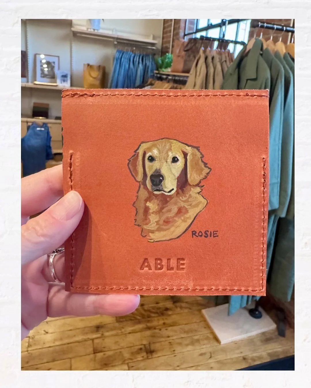 That feeling when your BFF is on your favorite leather bag&hellip; 

@able @ablewholesale  thank you for having me!

#paintedleathernashville #nashvilleportraitartist #nashvilleartist #paintedleather #dogportraits #petportraits