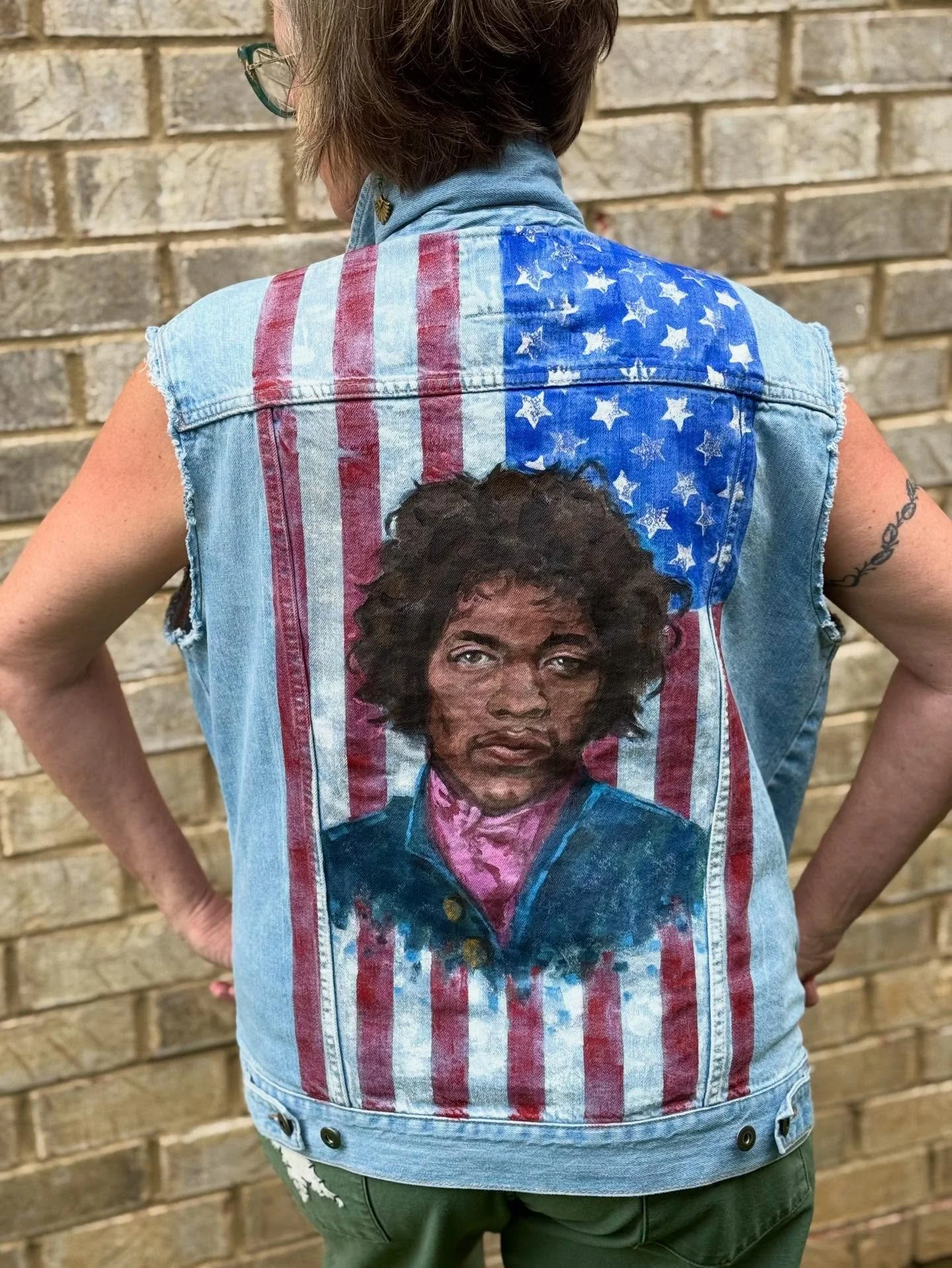 It&rsquo;s a good thing that @noahmathenyguitar of the @rockincowboyz is a great human, otherwise I might be tempted to keep this custom Jimi Jacket for myself&hellip;😉

What an honor to paint a legend for a legend! Up next, Rusty! 

Any guesses who