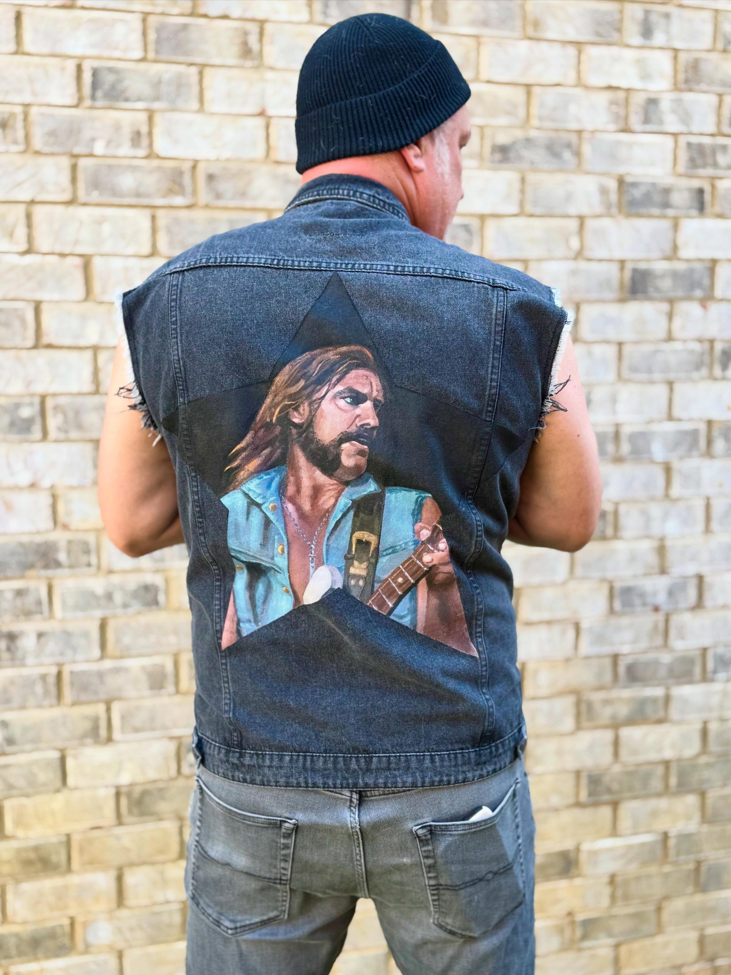 I am quite enjoying painting jackets for rockers&hellip; 

#lemmy #aceofspades #paintedjeanjacket