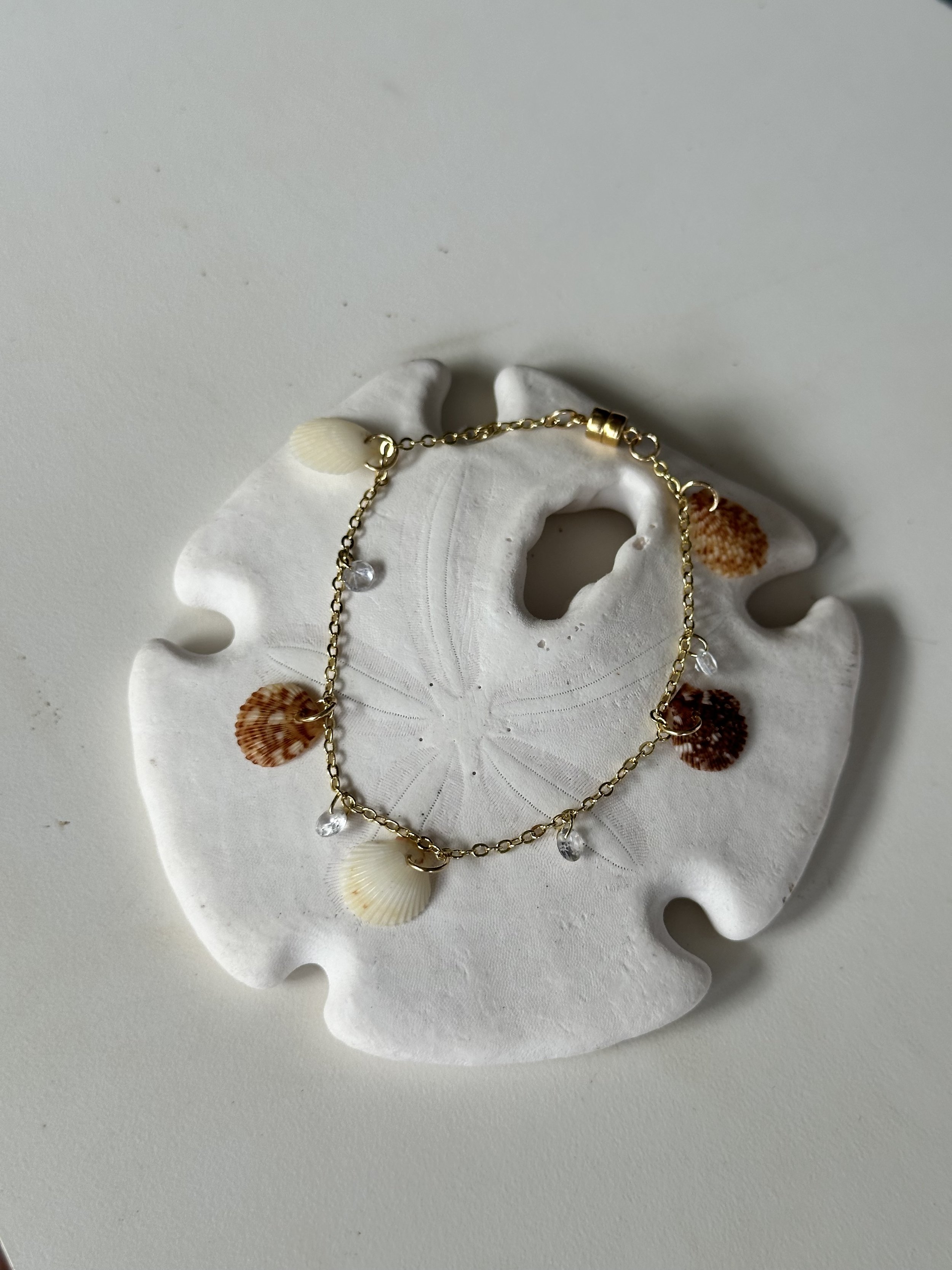 Tiger Scallop Charm Bracelet