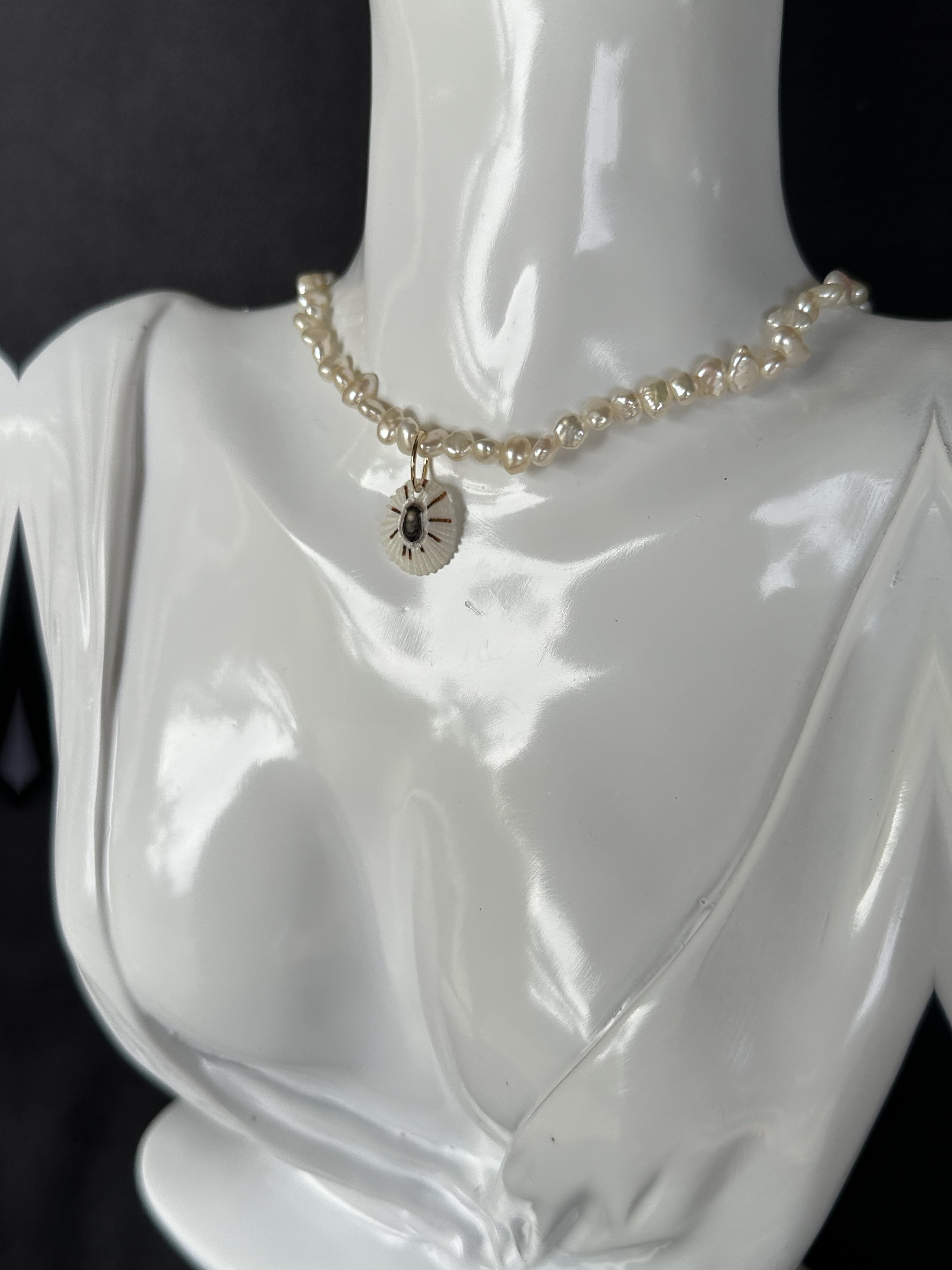 White Opihi Pearl Choker