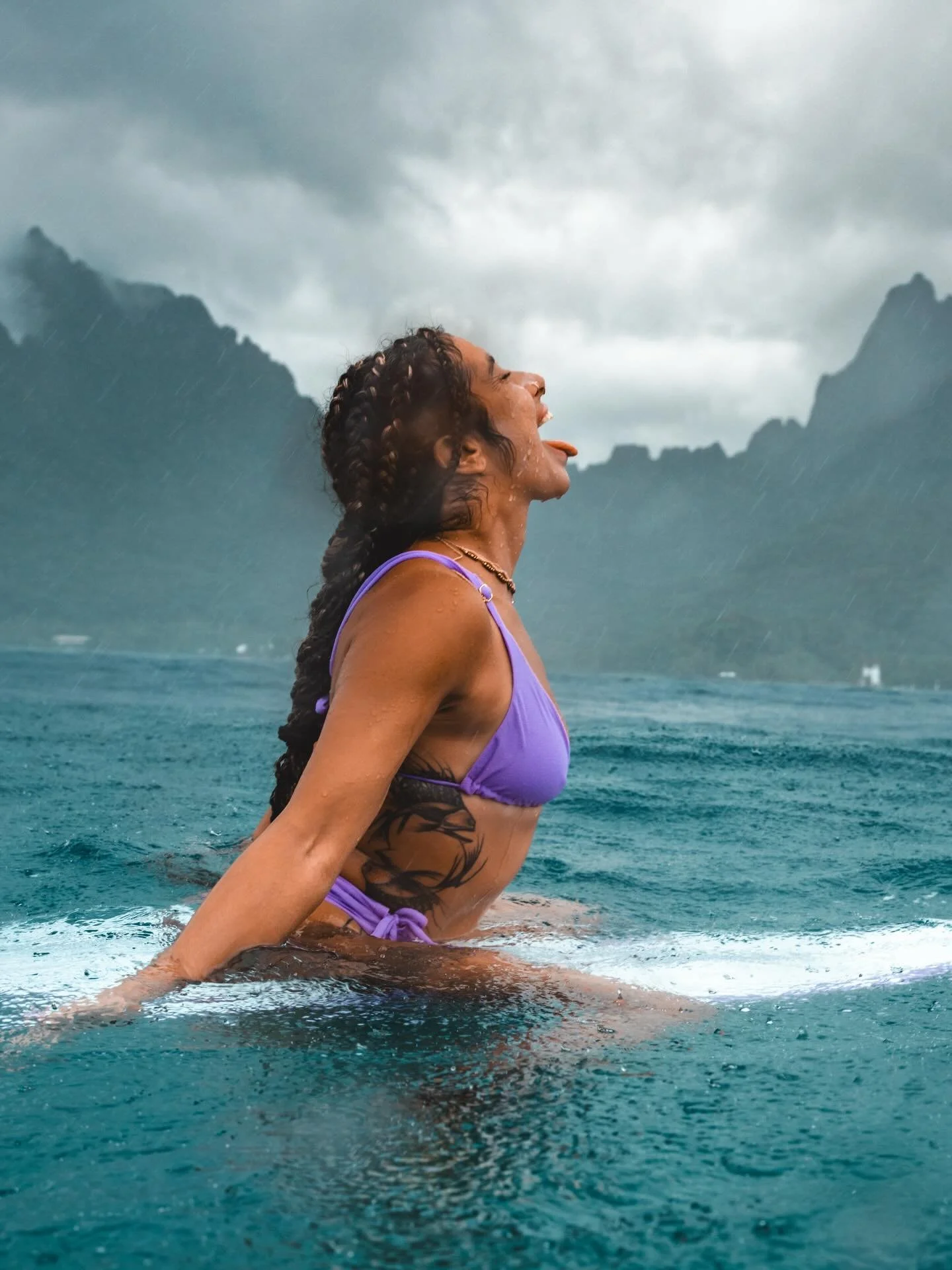 Flex or flaw? 

This Pisces heart doesn&rsquo;t know how to love anything halfway&mdash;when I feel, I feel it fully ❤️&zwj;🔥

My lesson is being able to let it fill me up and let it go, simultaneously ♾️ ☯️ 

Let me know your thoughts in the commen