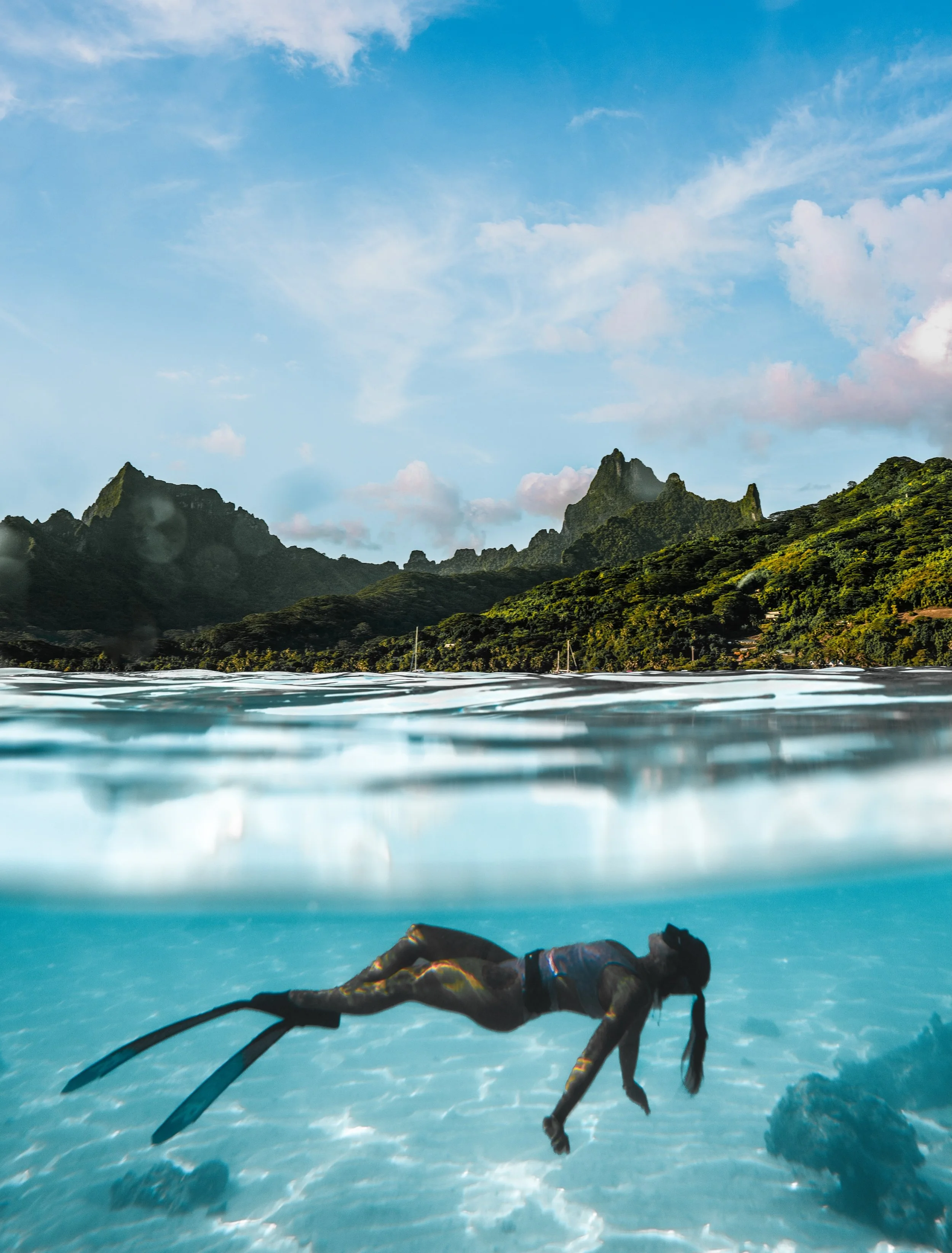 Rich in life 🧜&zwj;♀️ 💎 

Double tap if u agree 🤍

#ocean #mermaid #moorea #photographer