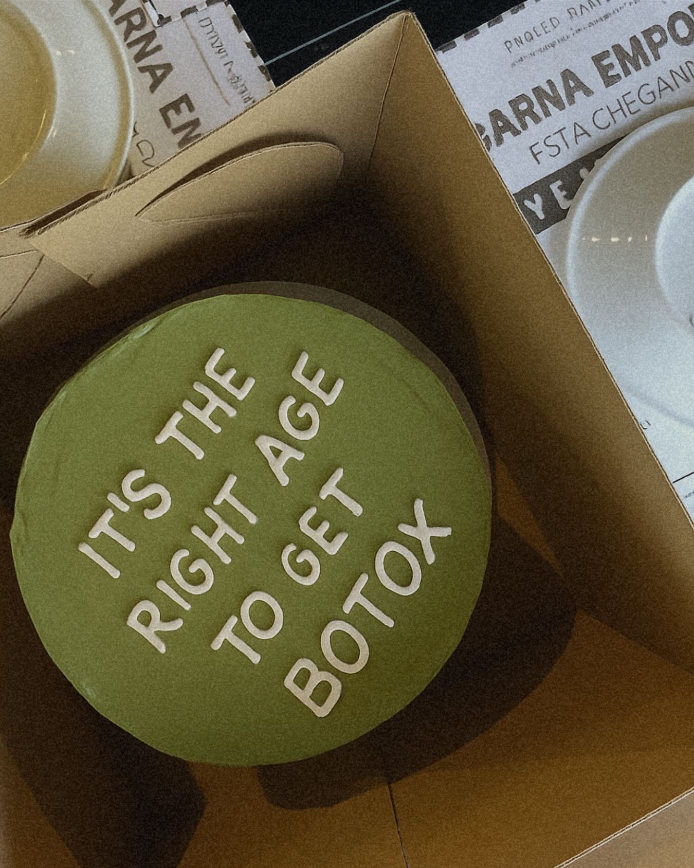 Let&rsquo;s settle the debate on if only &ldquo;older&rdquo; women get Botox. What age did you start? 🤍 

&bull;
&bull;
&bull;
Toledo injector, Toledo medspa, Botox near Toledo, lip filler, aging gracefully